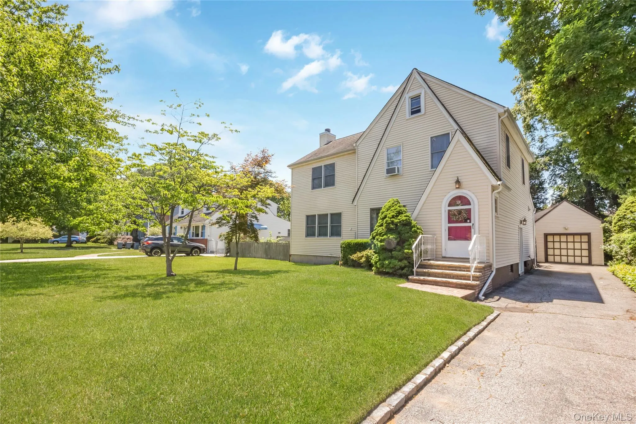 530 Elm Street, Hempstead, NY, 3 Bedrooms Bedrooms, 10 Rooms Rooms,2 BathroomsBathrooms,Residential,For Rent,Elm,0,1021110 530 Elm Street, Hempstead, NY, 3 Bedrooms Bedrooms, 10 Rooms Rooms,2 BathroomsBathrooms,Residential,For Rent,Elm,0,1021110