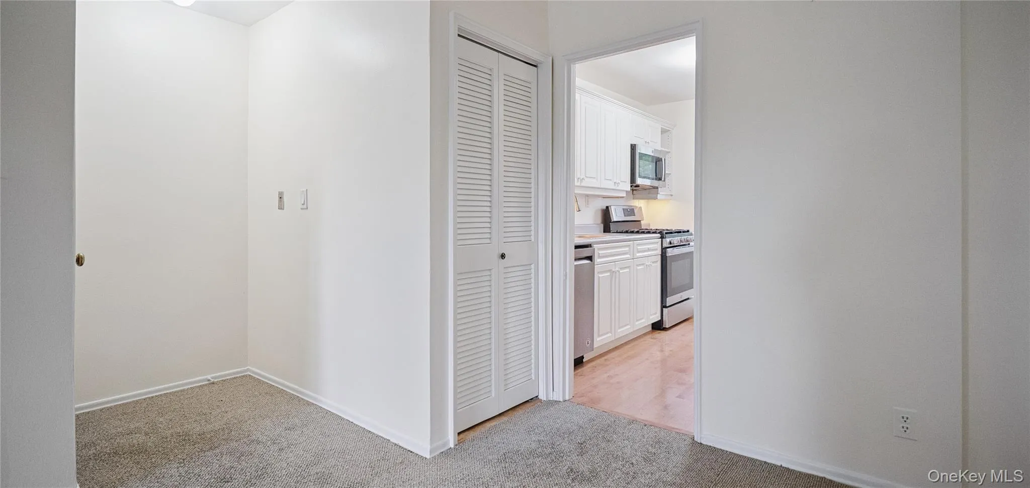90 Avon Circle, Rye Town, NY, 1 Bedroom Bedrooms, 4 Rooms Rooms,1 BathroomBathrooms,Residential,For Rent,Avon,0,1021112 90 Avon Circle, Rye Town, NY, 1 Bedroom Bedrooms, 4 Rooms Rooms,1 BathroomBathrooms,Residential,For Rent,Avon,0,1021112
