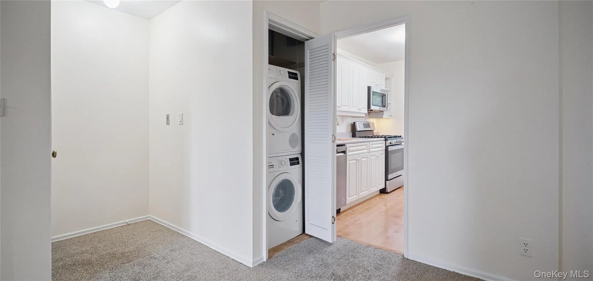 90 Avon Circle, Rye Town, NY, 1 Bedroom Bedrooms, 4 Rooms Rooms,1 BathroomBathrooms,Residential,For Rent,Avon,0,1021112 90 Avon Circle, Rye Town, NY, 1 Bedroom Bedrooms, 4 Rooms Rooms,1 BathroomBathrooms,Residential,For Rent,Avon,0,1021112