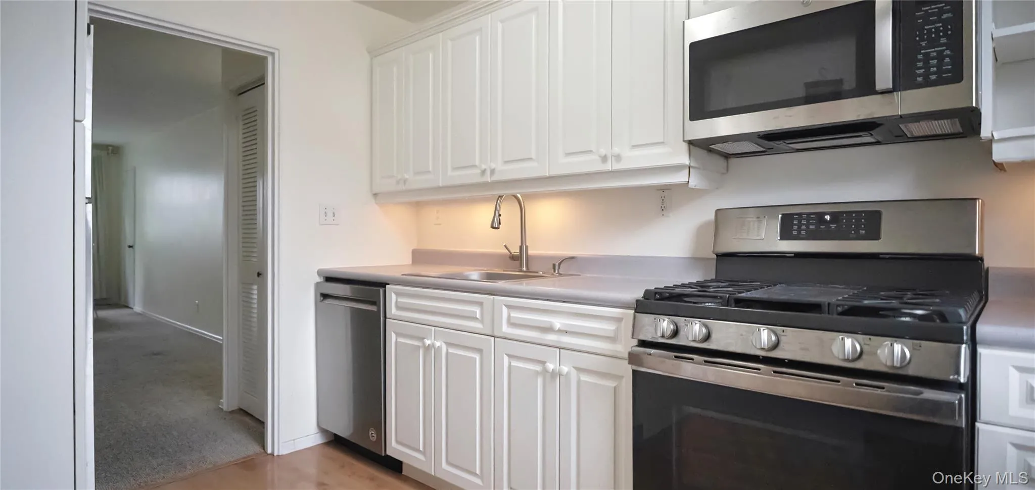90 Avon Circle, Rye Town, NY, 1 Bedroom Bedrooms, 4 Rooms Rooms,1 BathroomBathrooms,Residential,For Rent,Avon,0,1021112 90 Avon Circle, Rye Town, NY, 1 Bedroom Bedrooms, 4 Rooms Rooms,1 BathroomBathrooms,Residential,For Rent,Avon,0,1021112