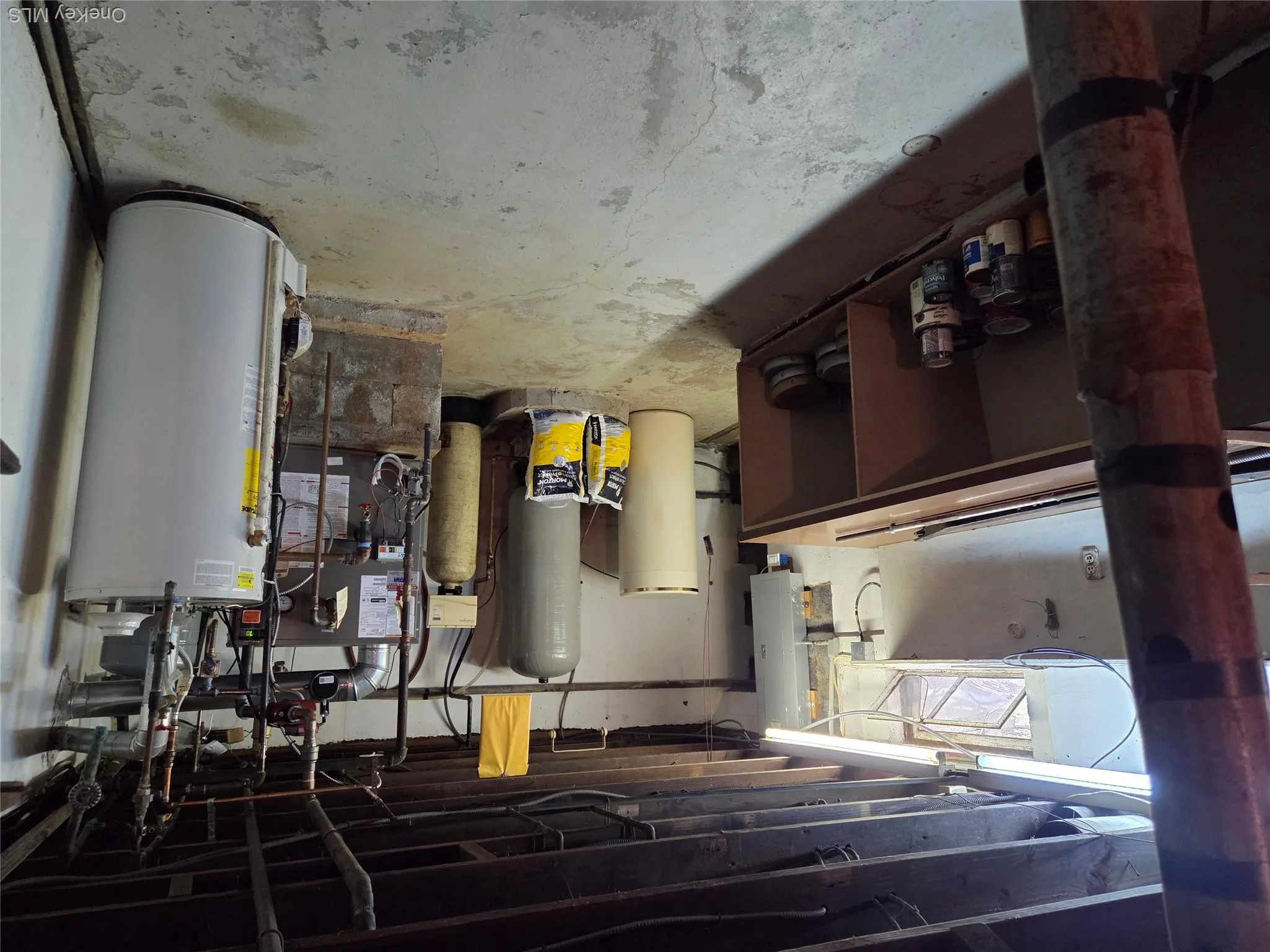1/2 basement showing All the utilities set up. 1/2 basement showing All the utilities set up.