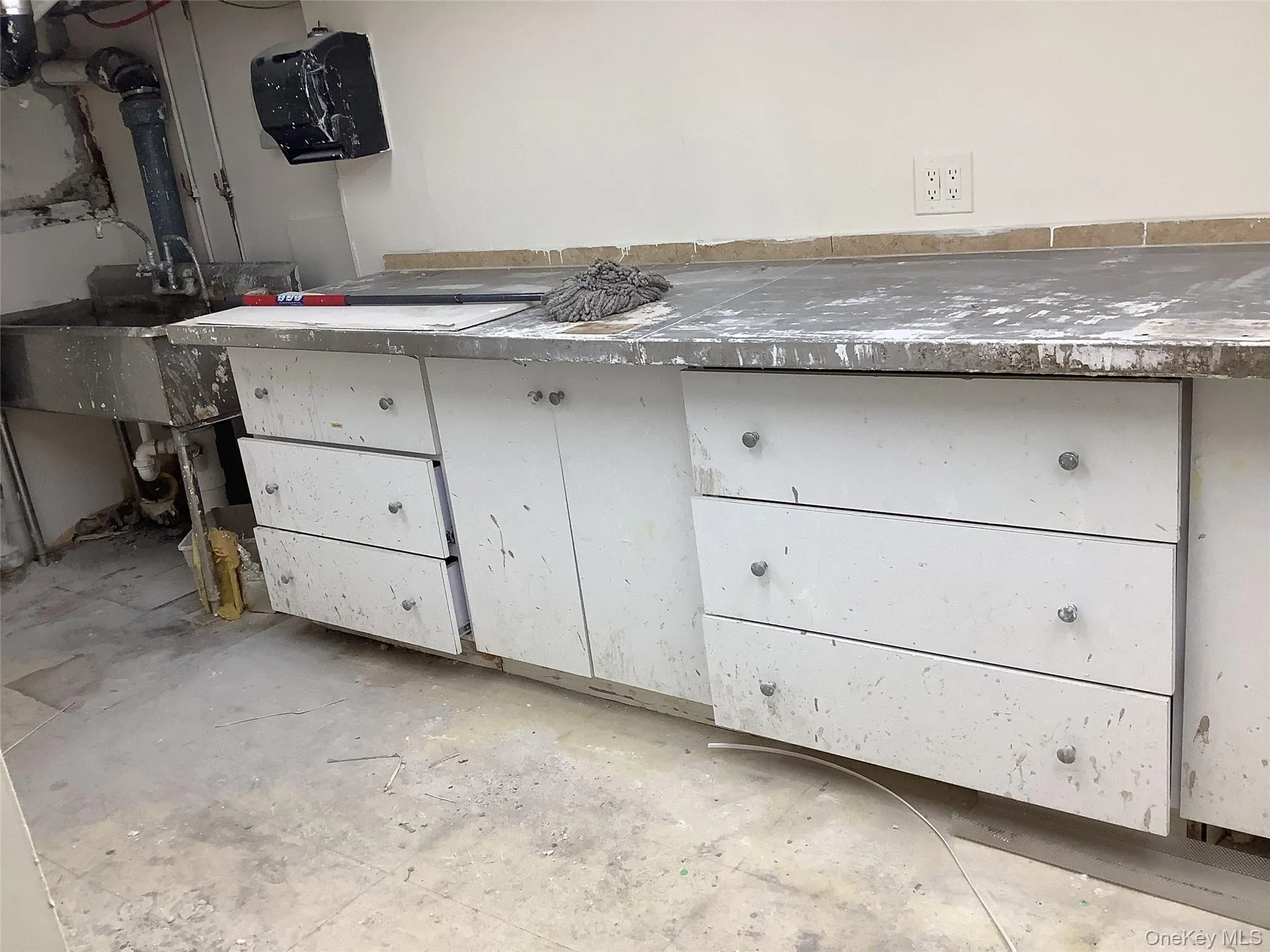 105-40 Rockaway Boulevard, New York, NY, ,Commercial Lease,For Rent,Rockaway,0,1021127 105-40 Rockaway Boulevard, New York, NY, ,Commercial Lease,For Rent,Rockaway,0,1021127
