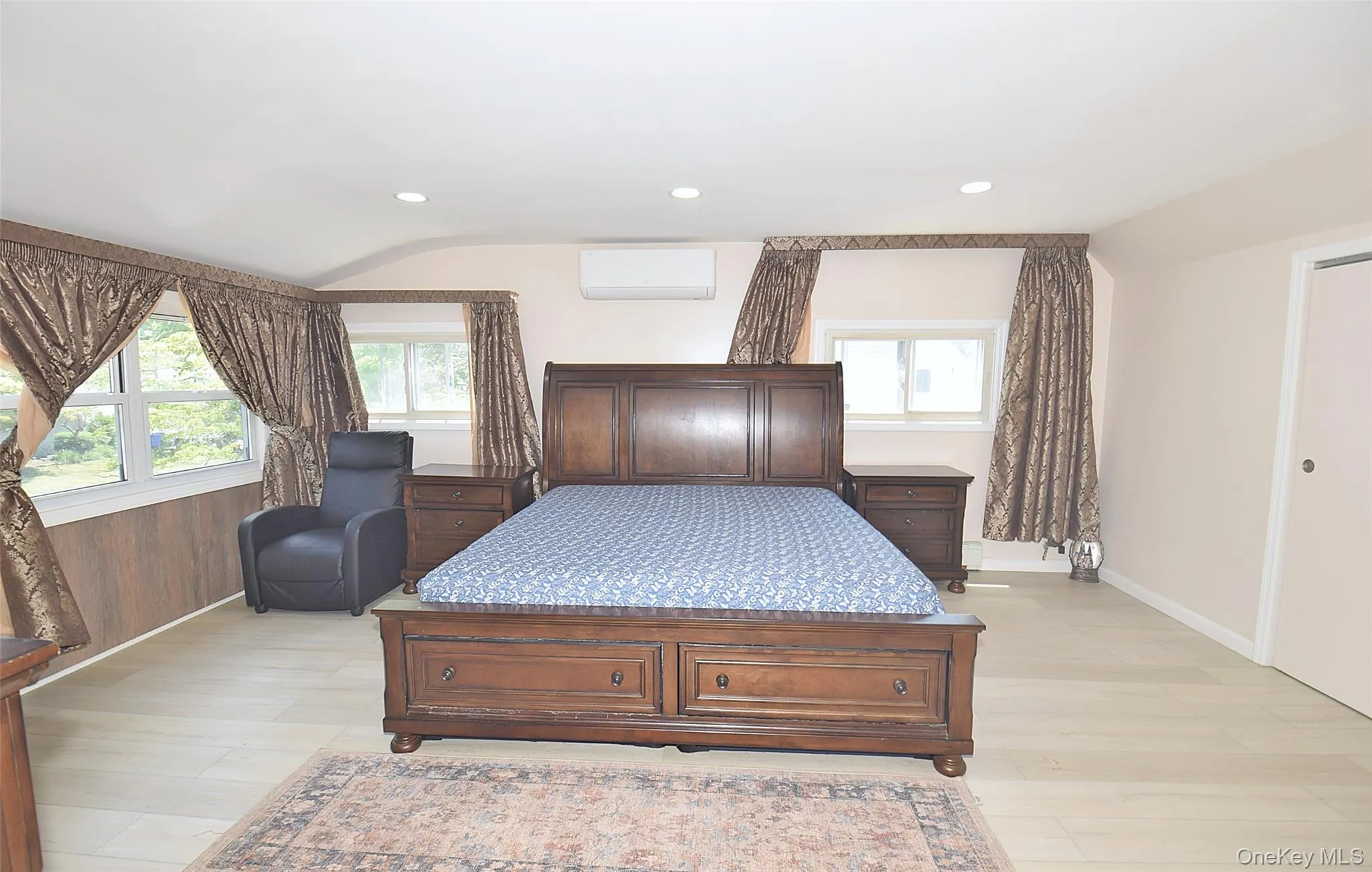 32 Cabot Lane, Hempstead, NY, 5 Bedrooms Bedrooms, 7 Rooms Rooms,2 BathroomsBathrooms,Residential,For Rent,Cabot,0,1021129 32 Cabot Lane, Hempstead, NY, 5 Bedrooms Bedrooms, 7 Rooms Rooms,2 BathroomsBathrooms,Residential,For Rent,Cabot,0,1021129