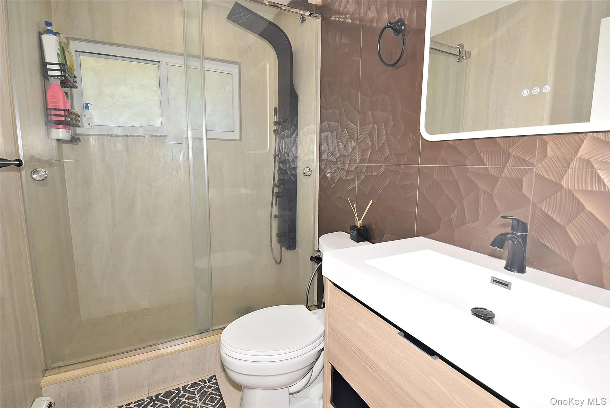 32 Cabot Lane, Hempstead, NY, 5 Bedrooms Bedrooms, 7 Rooms Rooms,2 BathroomsBathrooms,Residential,For Rent,Cabot,0,1021129 32 Cabot Lane, Hempstead, NY, 5 Bedrooms Bedrooms, 7 Rooms Rooms,2 BathroomsBathrooms,Residential,For Rent,Cabot,0,1021129