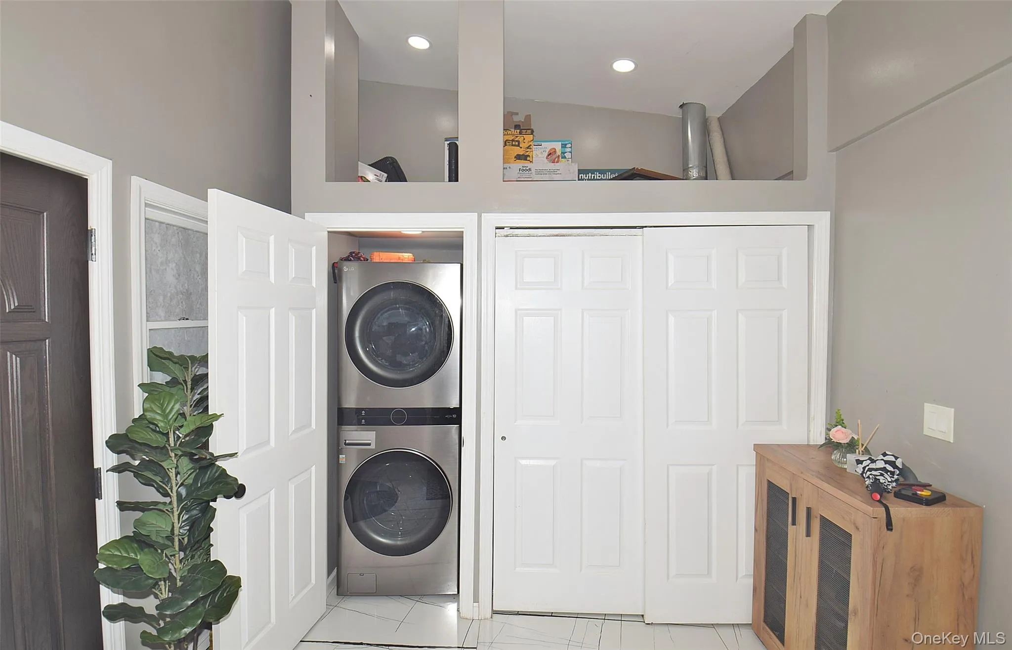 32 Cabot Lane, Hempstead, NY, 5 Bedrooms Bedrooms, 7 Rooms Rooms,2 BathroomsBathrooms,Residential,For Rent,Cabot,0,1021129 32 Cabot Lane, Hempstead, NY, 5 Bedrooms Bedrooms, 7 Rooms Rooms,2 BathroomsBathrooms,Residential,For Rent,Cabot,0,1021129