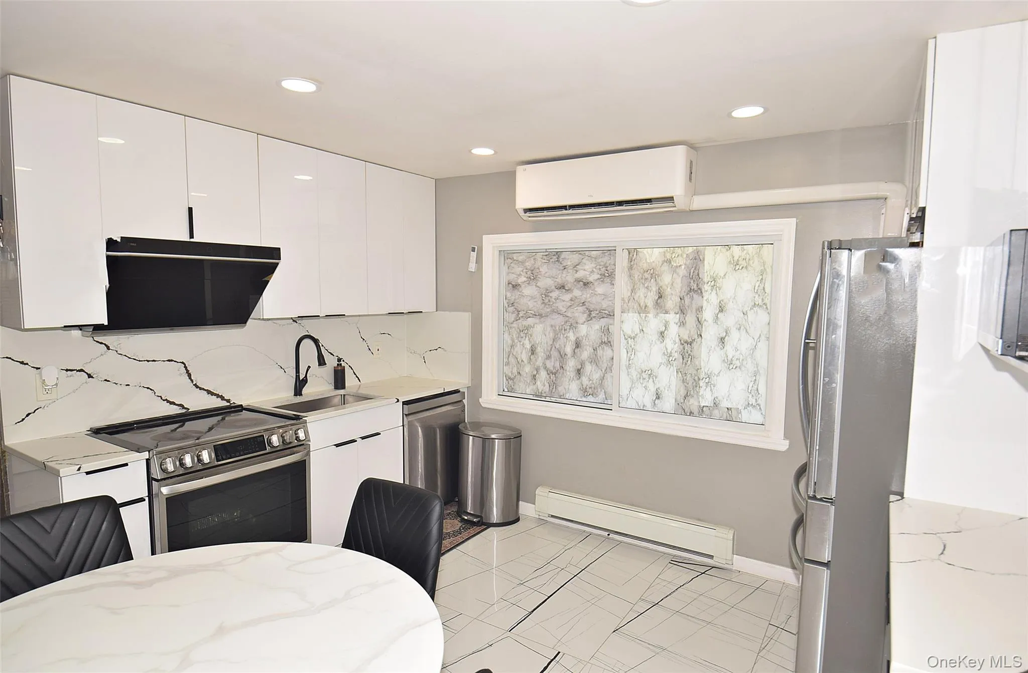 32 Cabot Lane, Hempstead, NY, 5 Bedrooms Bedrooms, 7 Rooms Rooms,2 BathroomsBathrooms,Residential,For Rent,Cabot,0,1021129 32 Cabot Lane, Hempstead, NY, 5 Bedrooms Bedrooms, 7 Rooms Rooms,2 BathroomsBathrooms,Residential,For Rent,Cabot,0,1021129