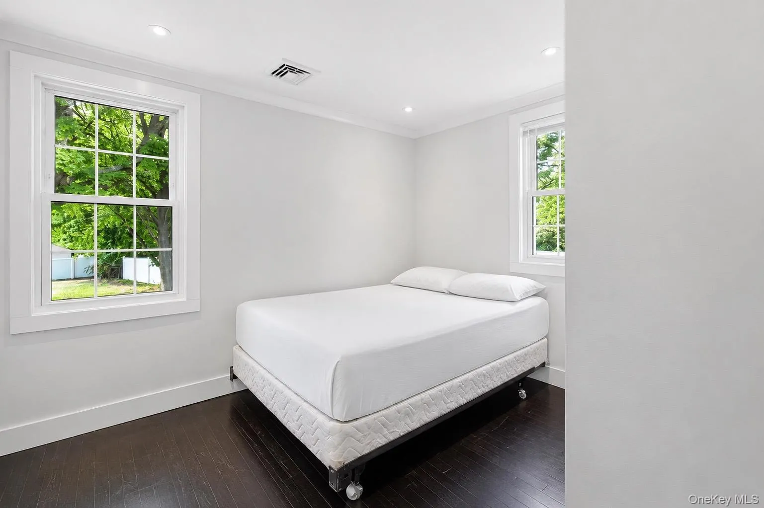 566 Locust Avenue, Islip, NY, 3 Bedrooms Bedrooms, 7 Rooms Rooms,2 BathroomsBathrooms,Residential,For Rent,Locust,0,1021139 566 Locust Avenue, Islip, NY, 3 Bedrooms Bedrooms, 7 Rooms Rooms,2 BathroomsBathrooms,Residential,For Rent,Locust,0,1021139