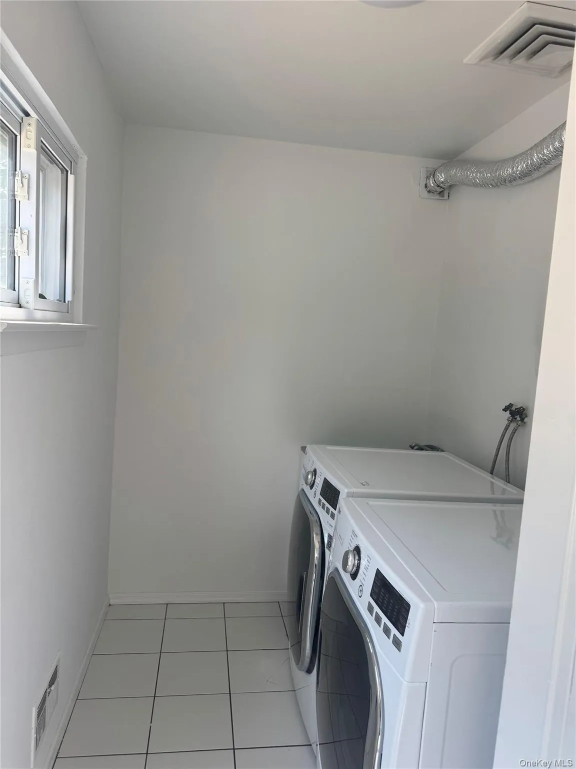 2955 Bond Drive, Hempstead, NY, 4 Bedrooms Bedrooms, 8 Rooms Rooms,2 BathroomsBathrooms,Residential Lease,For Rent,Bond,0,1021142 2955 Bond Drive, Hempstead, NY, 4 Bedrooms Bedrooms, 8 Rooms Rooms,2 BathroomsBathrooms,Residential Lease,For Rent,Bond,0,1021142