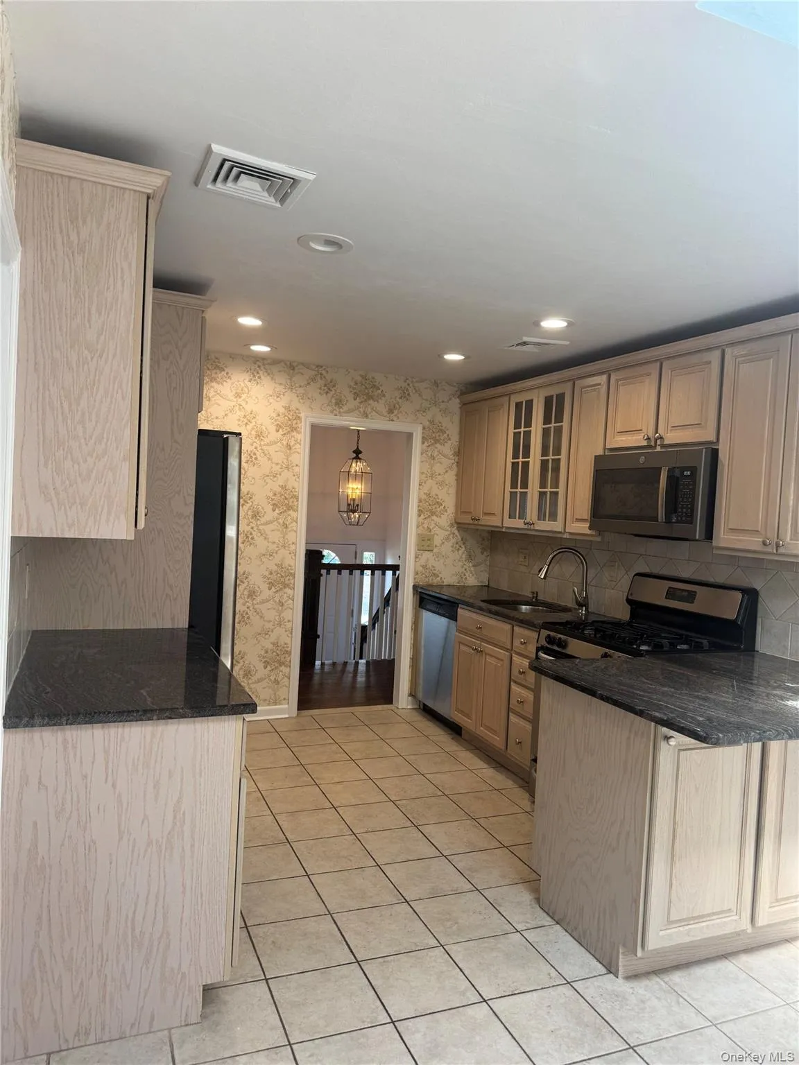 2955 Bond Drive, Hempstead, NY, 4 Bedrooms Bedrooms, 8 Rooms Rooms,2 BathroomsBathrooms,Residential Lease,For Rent,Bond,0,1021142 2955 Bond Drive, Hempstead, NY, 4 Bedrooms Bedrooms, 8 Rooms Rooms,2 BathroomsBathrooms,Residential Lease,For Rent,Bond,0,1021142