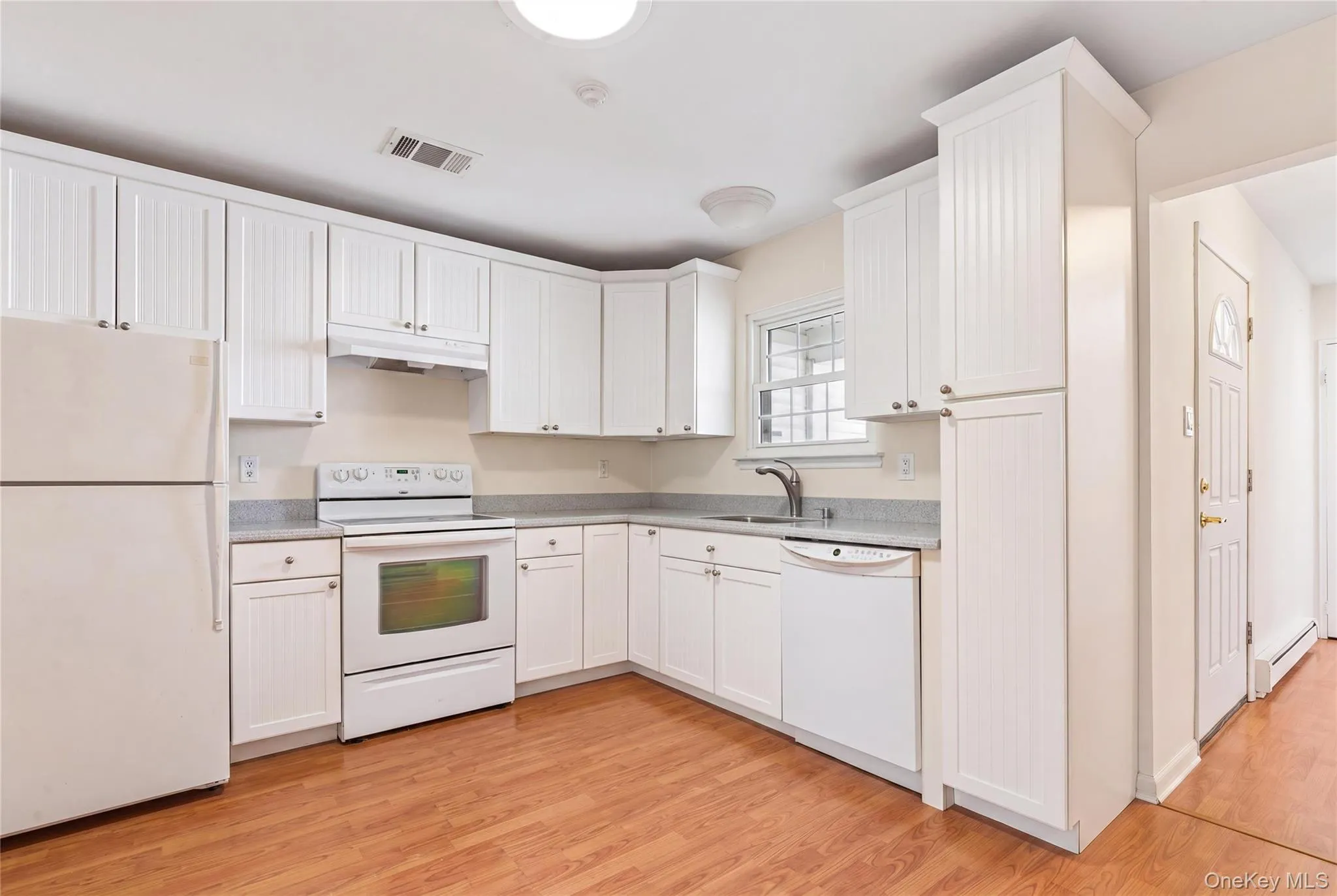 15 Forge Lane, Brookhaven, NY, 1 Bedroom Bedrooms, 4 Rooms Rooms,1 BathroomBathrooms,Residential,For Rent,Forge,0,1021143 15 Forge Lane, Brookhaven, NY, 1 Bedroom Bedrooms, 4 Rooms Rooms,1 BathroomBathrooms,Residential,For Rent,Forge,0,1021143