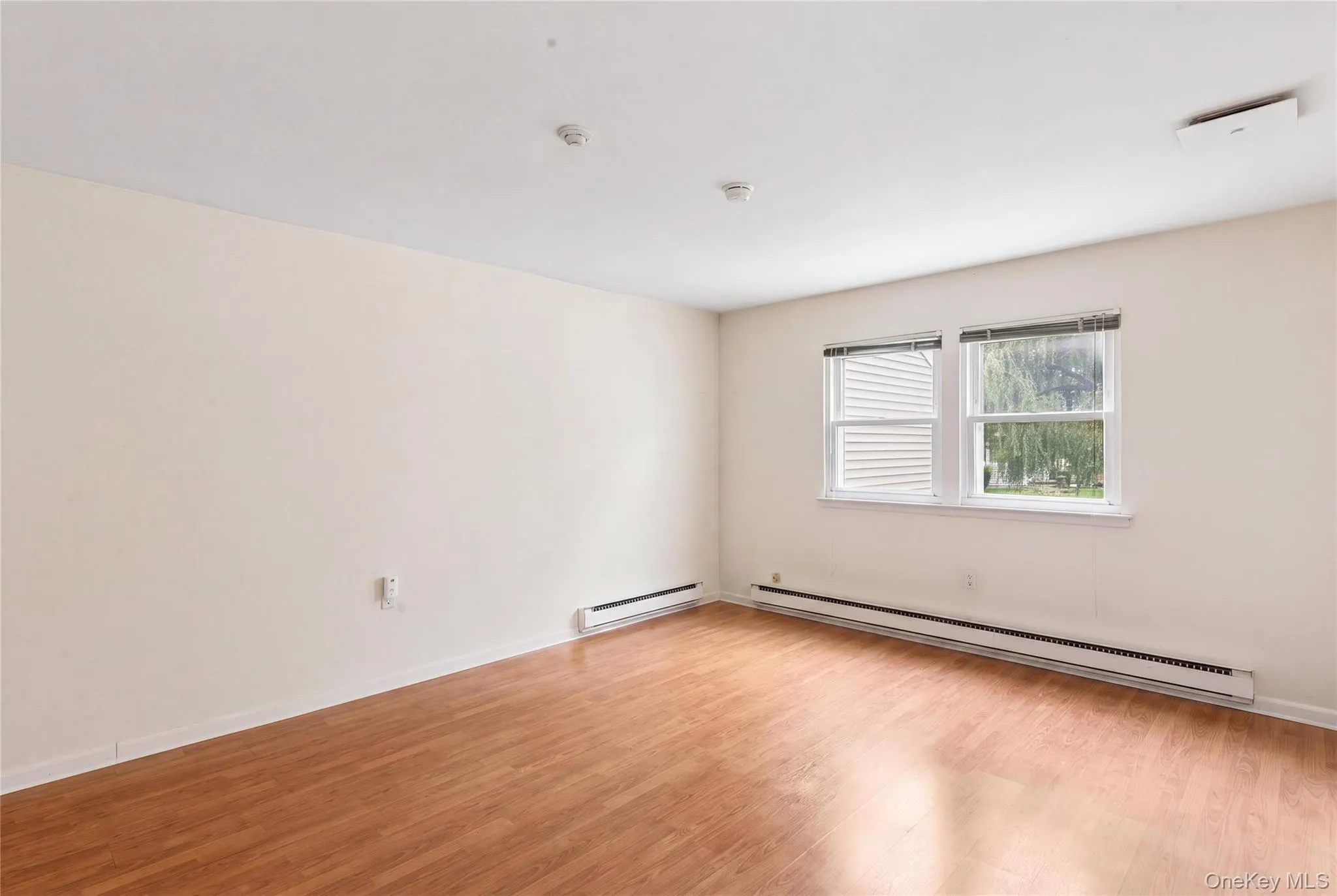 15 Forge Lane, Brookhaven, NY, 1 Bedroom Bedrooms, 4 Rooms Rooms,1 BathroomBathrooms,Residential,For Rent,Forge,0,1021143 15 Forge Lane, Brookhaven, NY, 1 Bedroom Bedrooms, 4 Rooms Rooms,1 BathroomBathrooms,Residential,For Rent,Forge,0,1021143