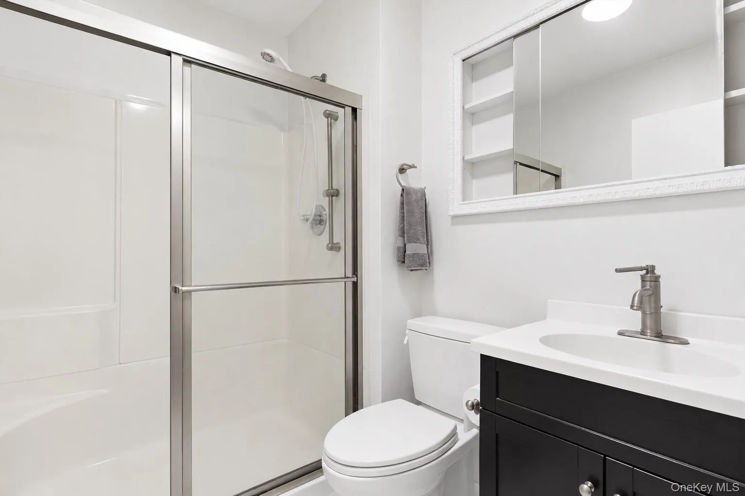 15 Forge Lane, Brookhaven, NY, 1 Bedroom Bedrooms, 4 Rooms Rooms,1 BathroomBathrooms,Residential,For Rent,Forge,0,1021143 15 Forge Lane, Brookhaven, NY, 1 Bedroom Bedrooms, 4 Rooms Rooms,1 BathroomBathrooms,Residential,For Rent,Forge,0,1021143