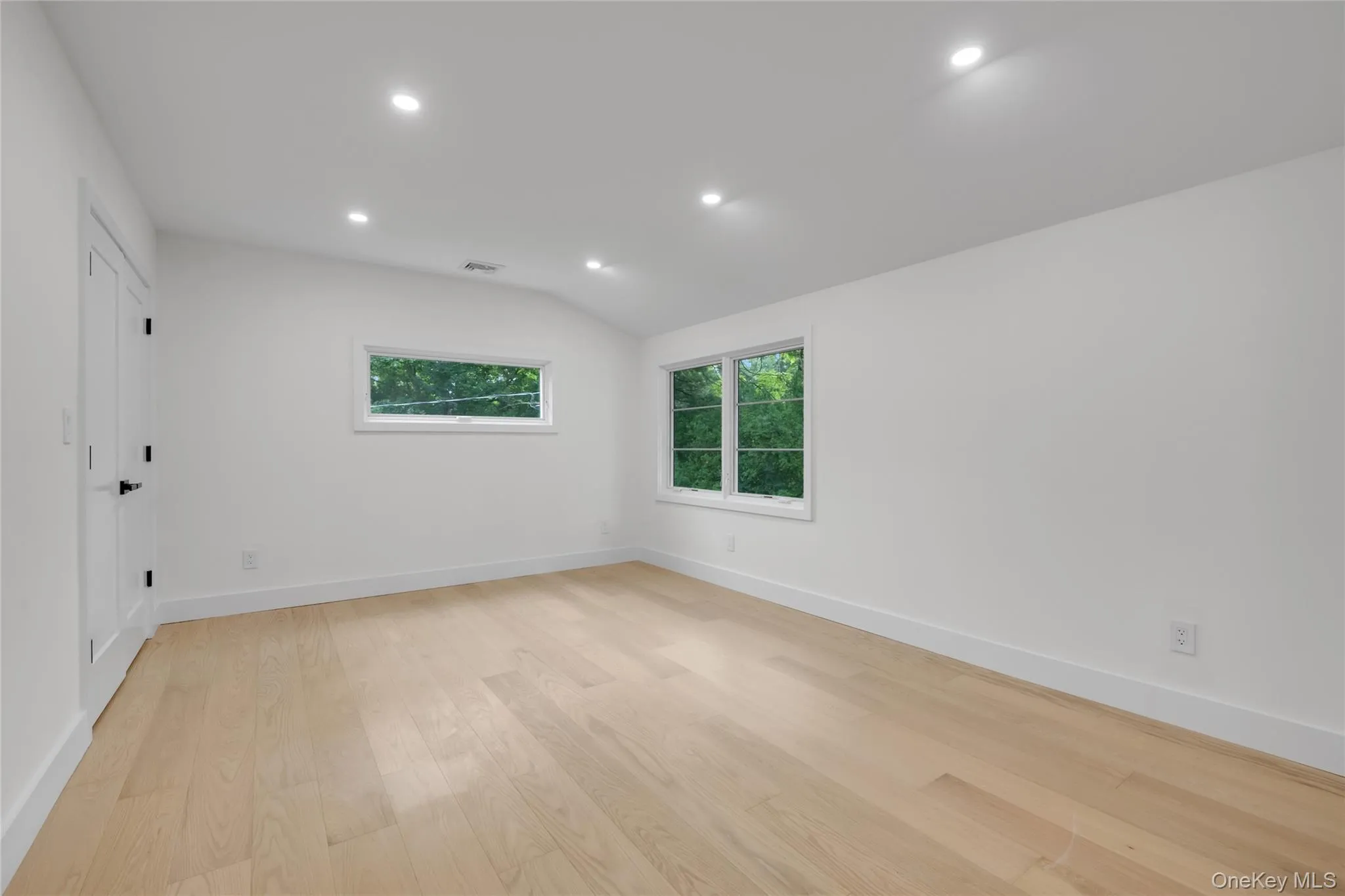 28 Red Brook Road, North Hempstead, NY, 5 Bedrooms Bedrooms, 8 Rooms Rooms,3 BathroomsBathrooms,Residential,For Rent,Red Brook,0,1021145 28 Red Brook Road, North Hempstead, NY, 5 Bedrooms Bedrooms, 8 Rooms Rooms,3 BathroomsBathrooms,Residential,For Rent,Red Brook,0,1021145