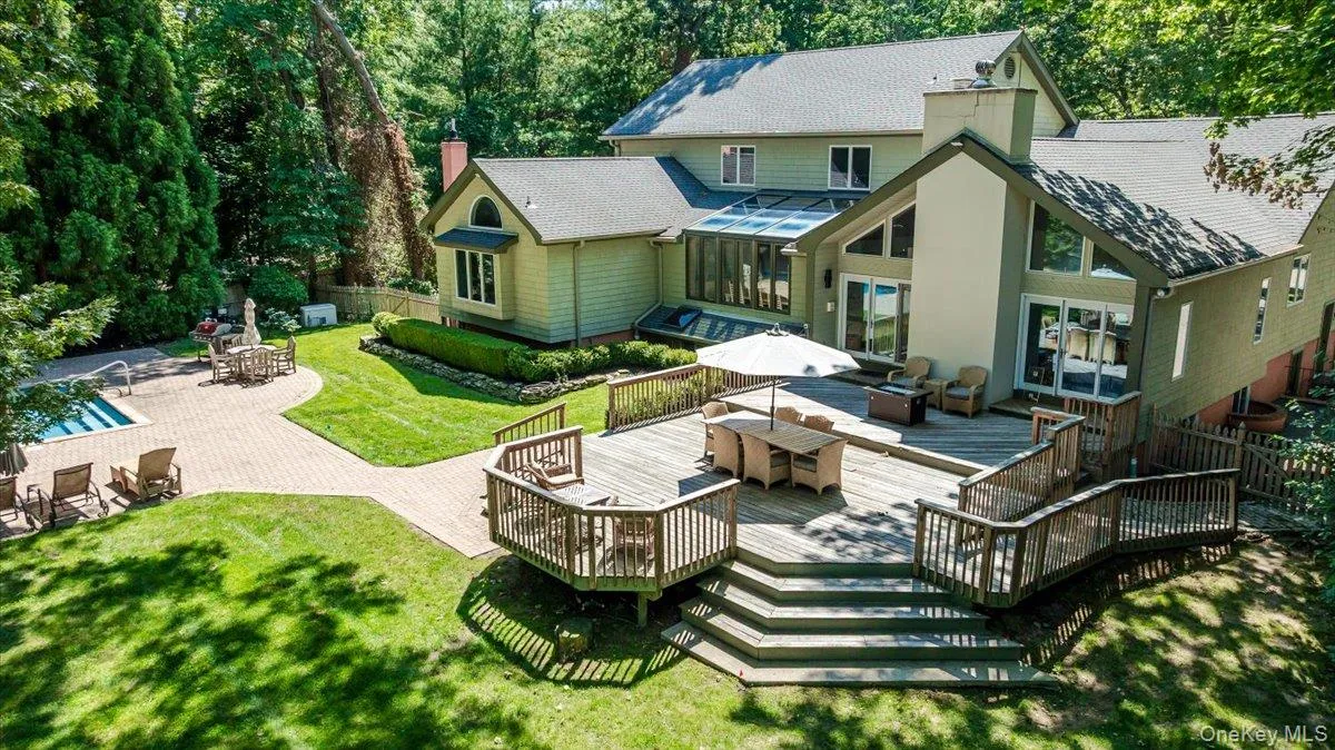 33 Meadow Farm Road, Islip, NY, 6 Bedrooms Bedrooms, 12 Rooms Rooms,4 BathroomsBathrooms,Residential,For Rent,Meadow Farm,0,1021152 33 Meadow Farm Road, Islip, NY, 6 Bedrooms Bedrooms, 12 Rooms Rooms,4 BathroomsBathrooms,Residential,For Rent,Meadow Farm,0,1021152