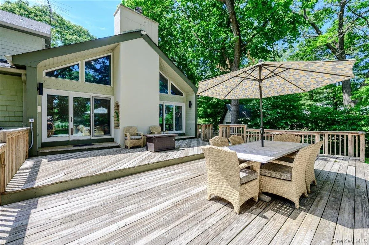 33 Meadow Farm Road, Islip, NY, 6 Bedrooms Bedrooms, 12 Rooms Rooms,4 BathroomsBathrooms,Residential,For Rent,Meadow Farm,0,1021152 33 Meadow Farm Road, Islip, NY, 6 Bedrooms Bedrooms, 12 Rooms Rooms,4 BathroomsBathrooms,Residential,For Rent,Meadow Farm,0,1021152