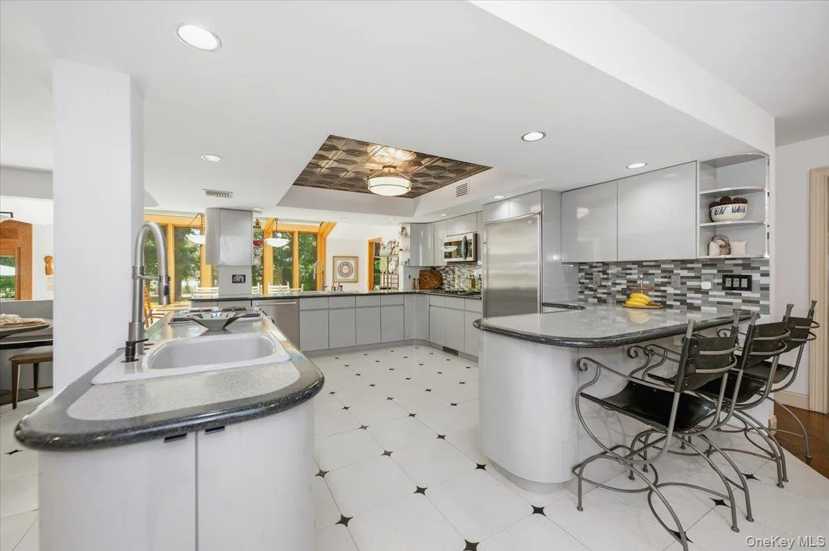33 Meadow Farm Road, Islip, NY, 6 Bedrooms Bedrooms, 12 Rooms Rooms,4 BathroomsBathrooms,Residential,For Rent,Meadow Farm,0,1021152 33 Meadow Farm Road, Islip, NY, 6 Bedrooms Bedrooms, 12 Rooms Rooms,4 BathroomsBathrooms,Residential,For Rent,Meadow Farm,0,1021152