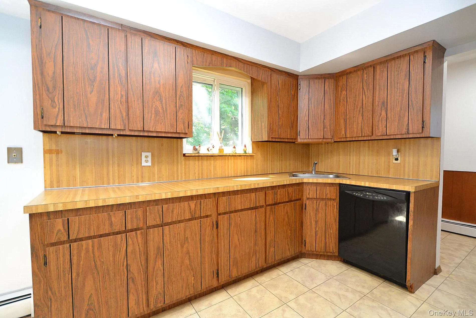 39 Sheryl Crescent, Smithtown, NY, 5 Bedrooms Bedrooms, 8 Rooms Rooms,3 BathroomsBathrooms,Residential,For Rent,Sheryl,0,1021153 39 Sheryl Crescent, Smithtown, NY, 5 Bedrooms Bedrooms, 8 Rooms Rooms,3 BathroomsBathrooms,Residential,For Rent,Sheryl,0,1021153