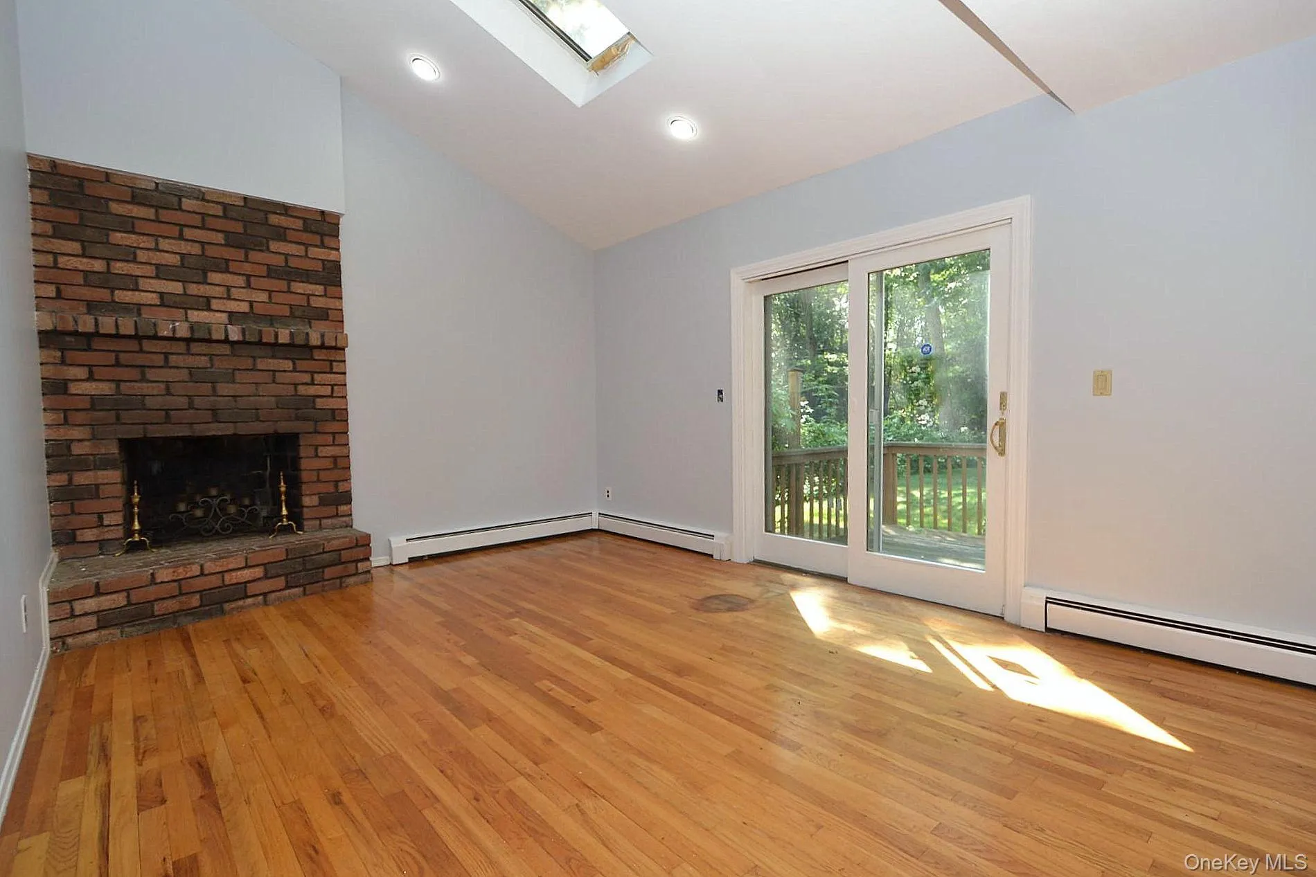 39 Sheryl Crescent, Smithtown, NY, 5 Bedrooms Bedrooms, 8 Rooms Rooms,3 BathroomsBathrooms,Residential,For Rent,Sheryl,0,1021153 39 Sheryl Crescent, Smithtown, NY, 5 Bedrooms Bedrooms, 8 Rooms Rooms,3 BathroomsBathrooms,Residential,For Rent,Sheryl,0,1021153