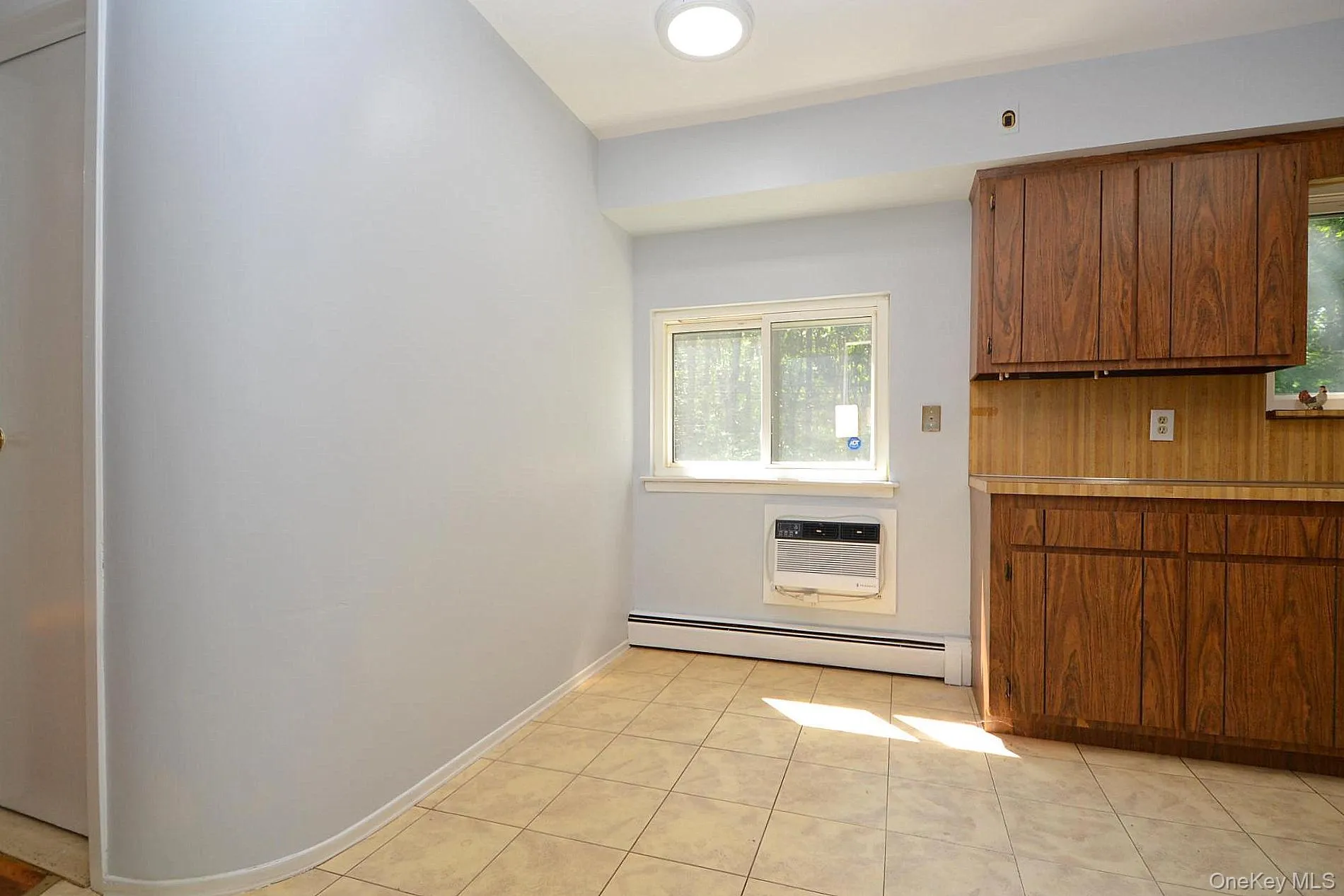 39 Sheryl Crescent, Smithtown, NY, 5 Bedrooms Bedrooms, 8 Rooms Rooms,3 BathroomsBathrooms,Residential,For Rent,Sheryl,0,1021153 39 Sheryl Crescent, Smithtown, NY, 5 Bedrooms Bedrooms, 8 Rooms Rooms,3 BathroomsBathrooms,Residential,For Rent,Sheryl,0,1021153