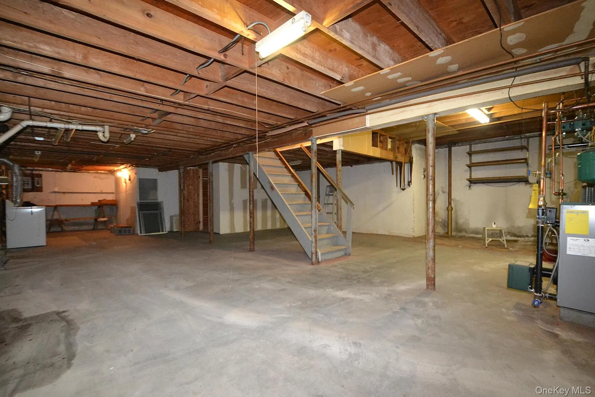 39 Sheryl Crescent, Smithtown, NY, 5 Bedrooms Bedrooms, 8 Rooms Rooms,3 BathroomsBathrooms,Residential,For Rent,Sheryl,0,1021153 39 Sheryl Crescent, Smithtown, NY, 5 Bedrooms Bedrooms, 8 Rooms Rooms,3 BathroomsBathrooms,Residential,For Rent,Sheryl,0,1021153