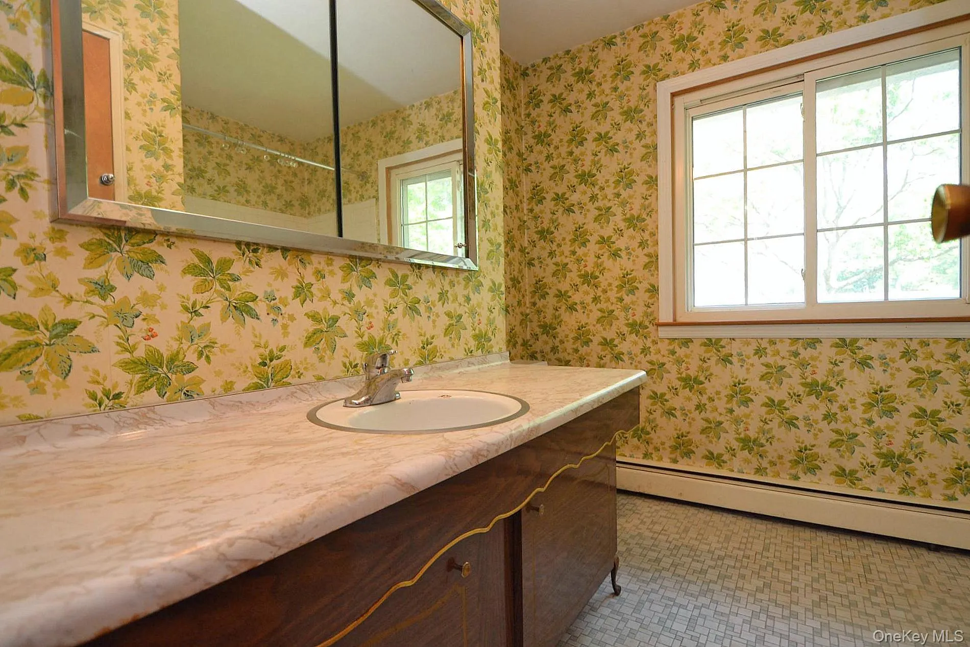 39 Sheryl Crescent, Smithtown, NY, 5 Bedrooms Bedrooms, 8 Rooms Rooms,3 BathroomsBathrooms,Residential,For Rent,Sheryl,0,1021153 39 Sheryl Crescent, Smithtown, NY, 5 Bedrooms Bedrooms, 8 Rooms Rooms,3 BathroomsBathrooms,Residential,For Rent,Sheryl,0,1021153