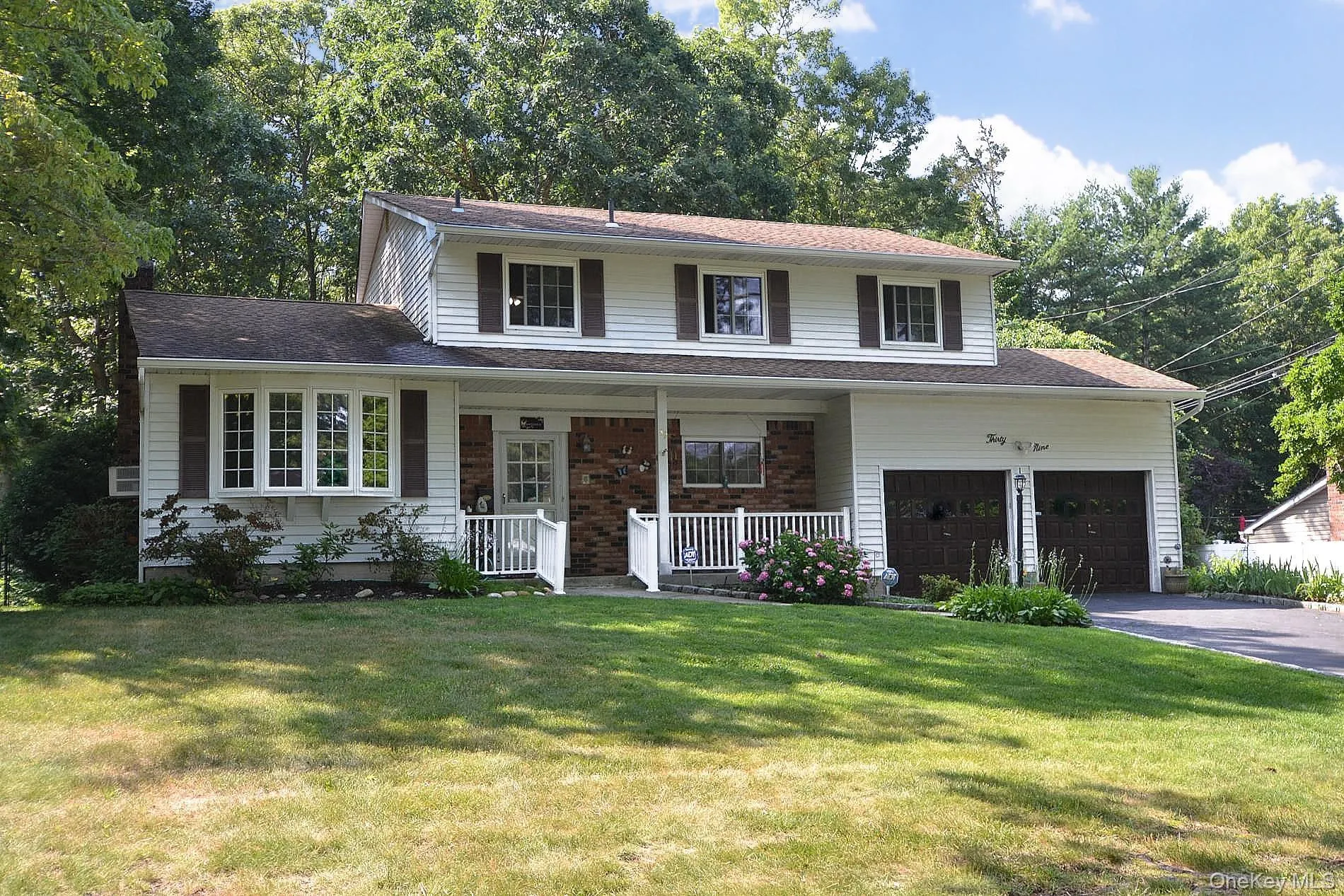 39 Sheryl Crescent, Smithtown, NY, 5 Bedrooms Bedrooms, 8 Rooms Rooms,3 BathroomsBathrooms,Residential,For Rent,Sheryl,0,1021153 39 Sheryl Crescent, Smithtown, NY, 5 Bedrooms Bedrooms, 8 Rooms Rooms,3 BathroomsBathrooms,Residential,For Rent,Sheryl,0,1021153