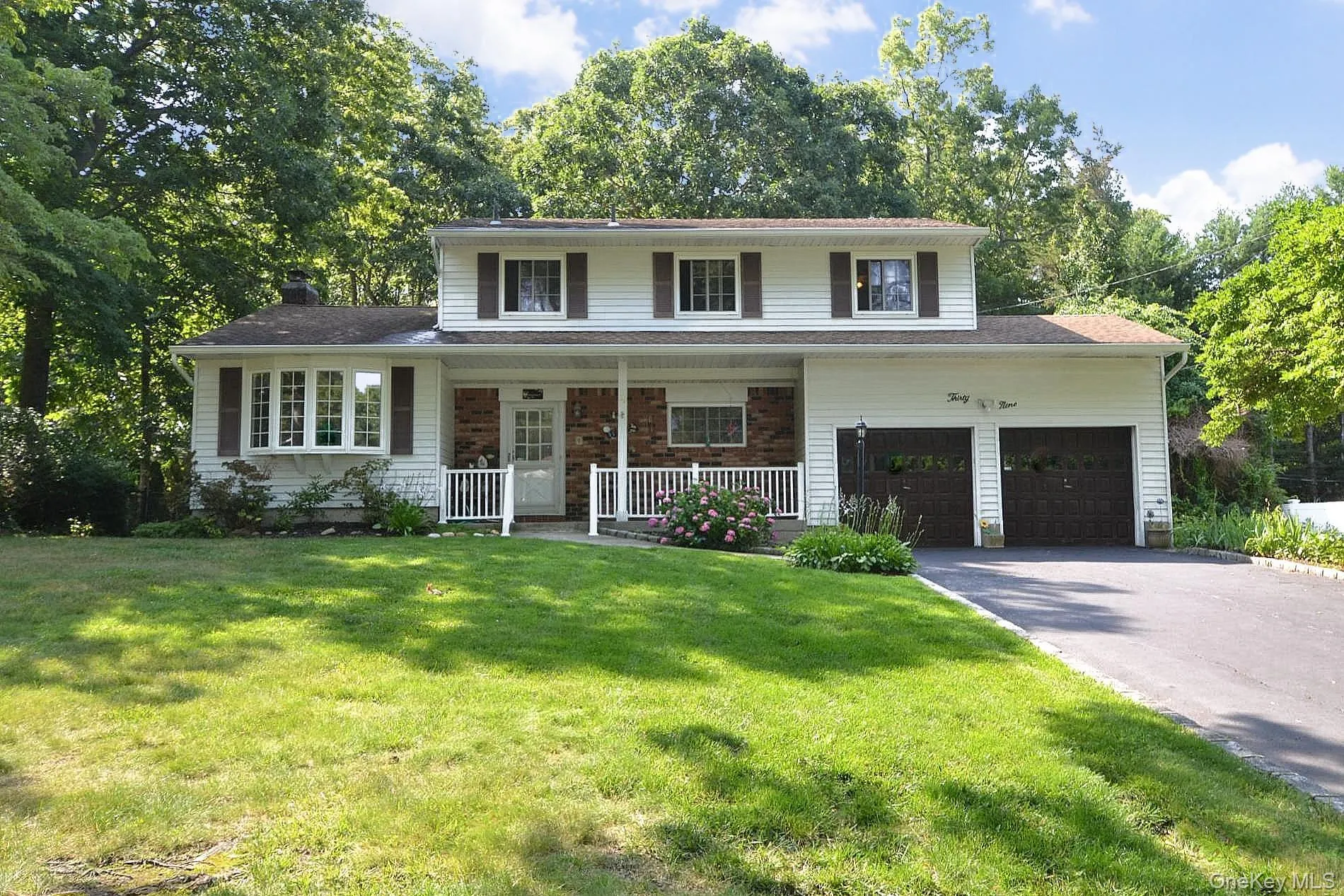 39 Sheryl Crescent, Smithtown, NY, 5 Bedrooms Bedrooms, 8 Rooms Rooms,3 BathroomsBathrooms,Residential,For Rent,Sheryl,0,1021153 39 Sheryl Crescent, Smithtown, NY, 5 Bedrooms Bedrooms, 8 Rooms Rooms,3 BathroomsBathrooms,Residential,For Rent,Sheryl,0,1021153