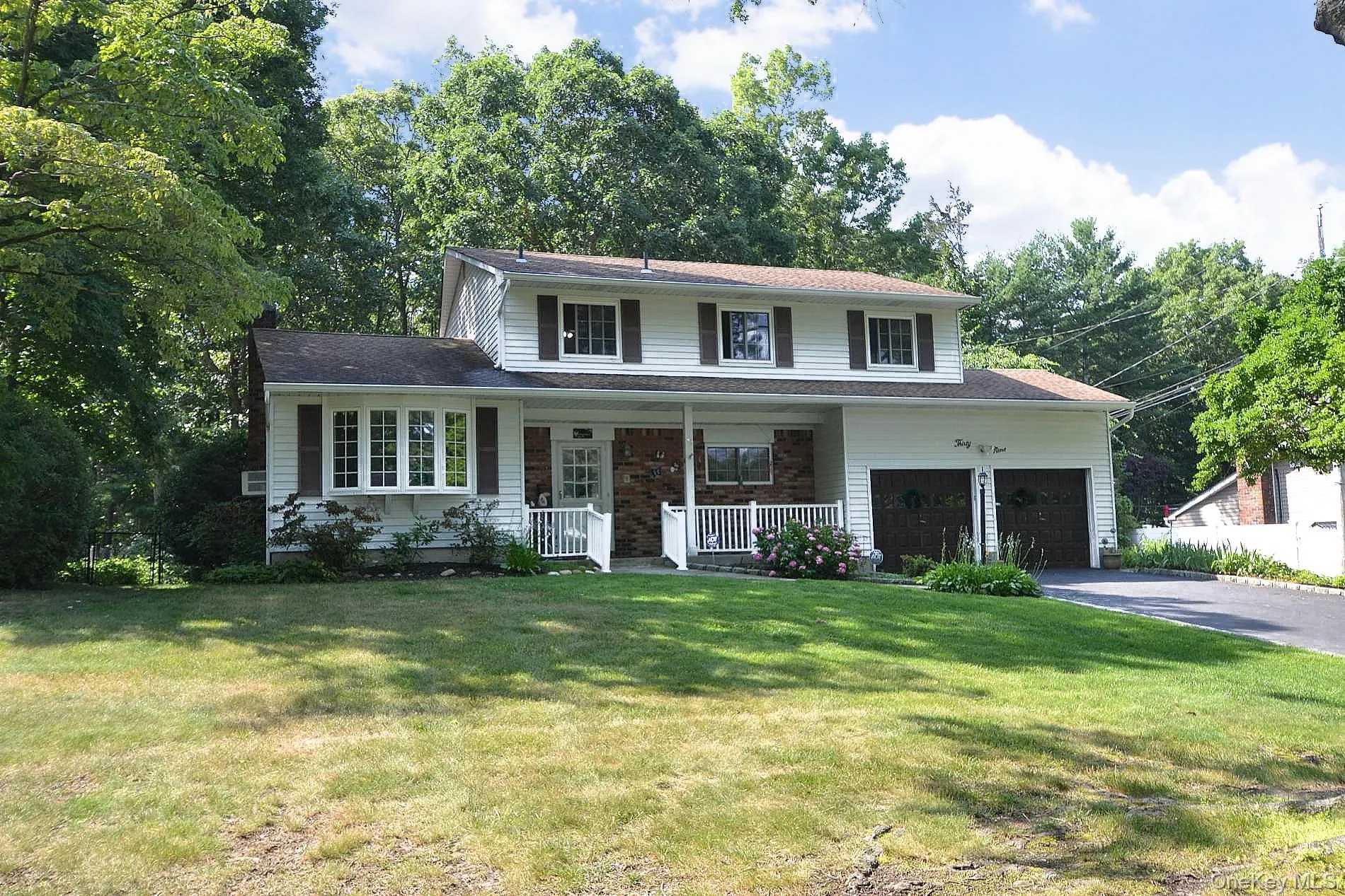 39 Sheryl Crescent, Smithtown, NY, 5 Bedrooms Bedrooms, 8 Rooms Rooms,3 BathroomsBathrooms,Residential,For Rent,Sheryl,0,1021153 39 Sheryl Crescent, Smithtown, NY, 5 Bedrooms Bedrooms, 8 Rooms Rooms,3 BathroomsBathrooms,Residential,For Rent,Sheryl,0,1021153