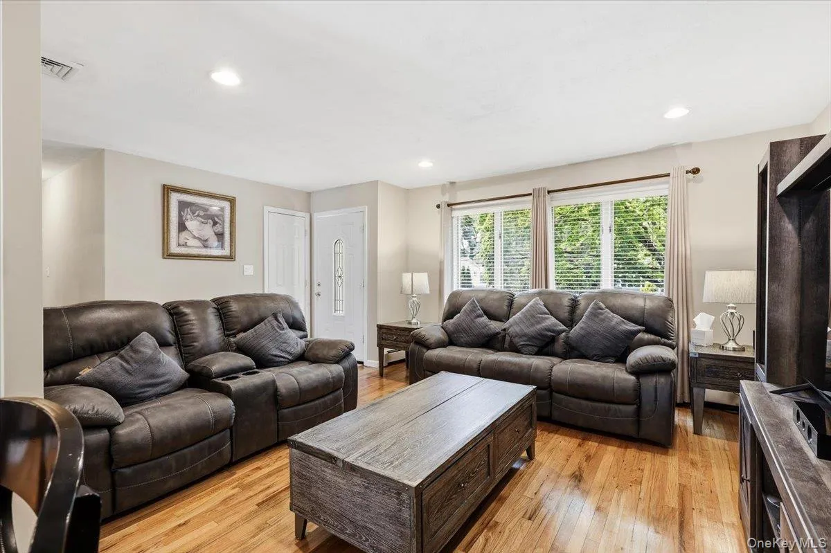 105 Greenhaven Drive, Brookhaven, NY, 3 Bedrooms Bedrooms, 10 Rooms Rooms,2 BathroomsBathrooms,Residential,For Rent,Greenhaven,0,1021156 105 Greenhaven Drive, Brookhaven, NY, 3 Bedrooms Bedrooms, 10 Rooms Rooms,2 BathroomsBathrooms,Residential,For Rent,Greenhaven,0,1021156