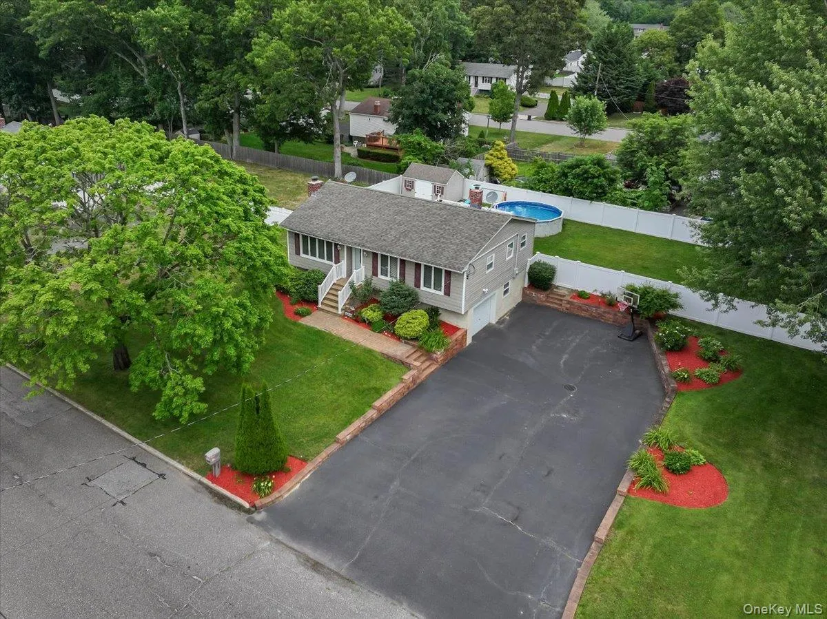 105 Greenhaven Drive, Brookhaven, NY, 3 Bedrooms Bedrooms, 10 Rooms Rooms,2 BathroomsBathrooms,Residential,For Rent,Greenhaven,0,1021156 105 Greenhaven Drive, Brookhaven, NY, 3 Bedrooms Bedrooms, 10 Rooms Rooms,2 BathroomsBathrooms,Residential,For Rent,Greenhaven,0,1021156