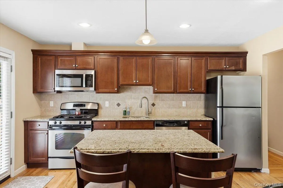 105 Greenhaven Drive, Brookhaven, NY, 3 Bedrooms Bedrooms, 10 Rooms Rooms,2 BathroomsBathrooms,Residential,For Rent,Greenhaven,0,1021156 105 Greenhaven Drive, Brookhaven, NY, 3 Bedrooms Bedrooms, 10 Rooms Rooms,2 BathroomsBathrooms,Residential,For Rent,Greenhaven,0,1021156