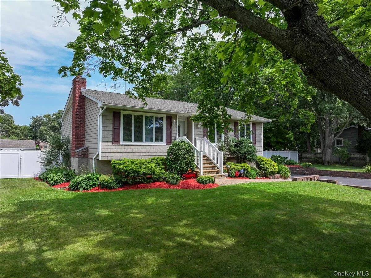 105 Greenhaven Drive, Brookhaven, NY, 3 Bedrooms Bedrooms, 10 Rooms Rooms,2 BathroomsBathrooms,Residential,For Rent,Greenhaven,0,1021156 105 Greenhaven Drive, Brookhaven, NY, 3 Bedrooms Bedrooms, 10 Rooms Rooms,2 BathroomsBathrooms,Residential,For Rent,Greenhaven,0,1021156