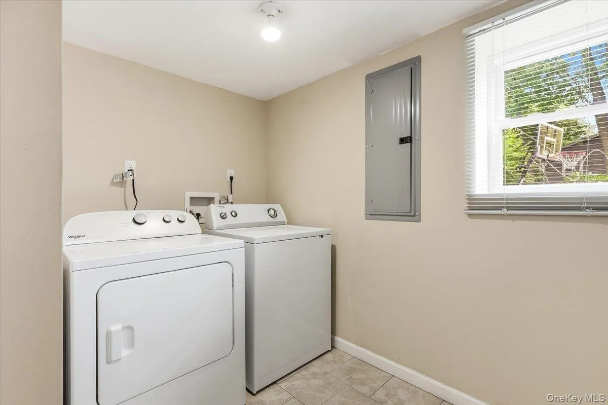 105 Greenhaven Drive, Brookhaven, NY, 3 Bedrooms Bedrooms, 10 Rooms Rooms,2 BathroomsBathrooms,Residential,For Rent,Greenhaven,0,1021156 105 Greenhaven Drive, Brookhaven, NY, 3 Bedrooms Bedrooms, 10 Rooms Rooms,2 BathroomsBathrooms,Residential,For Rent,Greenhaven,0,1021156