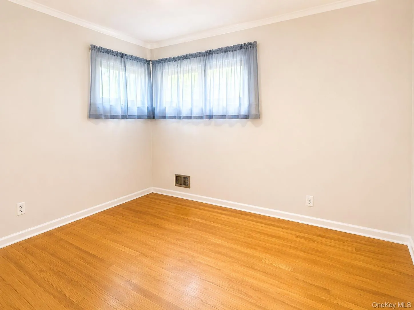 7-08 127th Street, New York, NY, 3 Bedrooms Bedrooms, 7 Rooms Rooms,1 BathroomBathrooms,Residential,For Rent,127th,0,1021162 7-08 127th Street, New York, NY, 3 Bedrooms Bedrooms, 7 Rooms Rooms,1 BathroomBathrooms,Residential,For Rent,127th,0,1021162