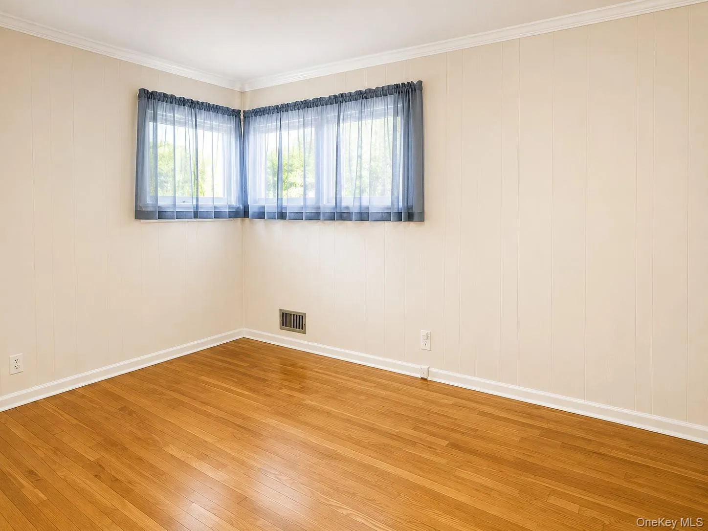 7-08 127th Street, New York, NY, 3 Bedrooms Bedrooms, 7 Rooms Rooms,1 BathroomBathrooms,Residential,For Rent,127th,0,1021162 7-08 127th Street, New York, NY, 3 Bedrooms Bedrooms, 7 Rooms Rooms,1 BathroomBathrooms,Residential,For Rent,127th,0,1021162