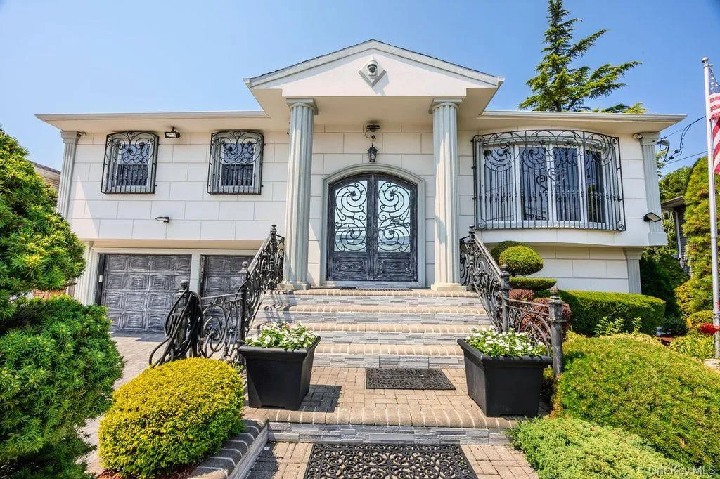 2696 Clubhouse Road, Hempstead, NY, 4 Bedrooms Bedrooms, 8 Rooms Rooms,3 BathroomsBathrooms,Residential,For Rent,Clubhouse,0,1021167 2696 Clubhouse Road, Hempstead, NY, 4 Bedrooms Bedrooms, 8 Rooms Rooms,3 BathroomsBathrooms,Residential,For Rent,Clubhouse,0,1021167