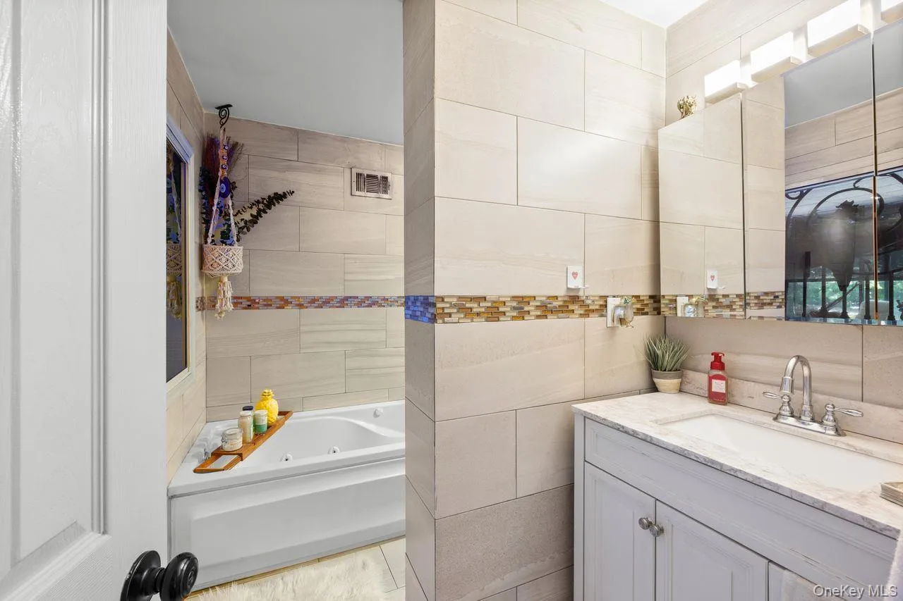 2696 Clubhouse Road, Hempstead, NY, 4 Bedrooms Bedrooms, 8 Rooms Rooms,3 BathroomsBathrooms,Residential,For Rent,Clubhouse,0,1021167 2696 Clubhouse Road, Hempstead, NY, 4 Bedrooms Bedrooms, 8 Rooms Rooms,3 BathroomsBathrooms,Residential,For Rent,Clubhouse,0,1021167