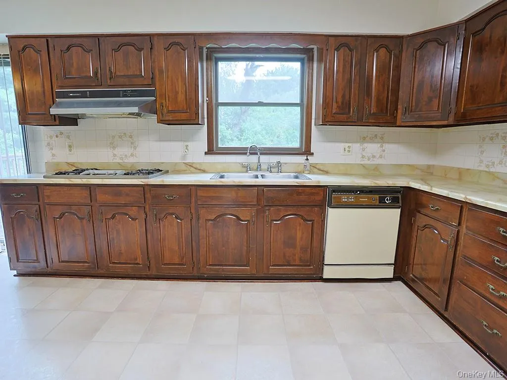 25 Georges Road, Middletown, NY, 4 Bedrooms Bedrooms, 11 Rooms Rooms,2 BathroomsBathrooms,Residential,For Rent,Georges,0,1021180 25 Georges Road, Middletown, NY, 4 Bedrooms Bedrooms, 11 Rooms Rooms,2 BathroomsBathrooms,Residential,For Rent,Georges,0,1021180