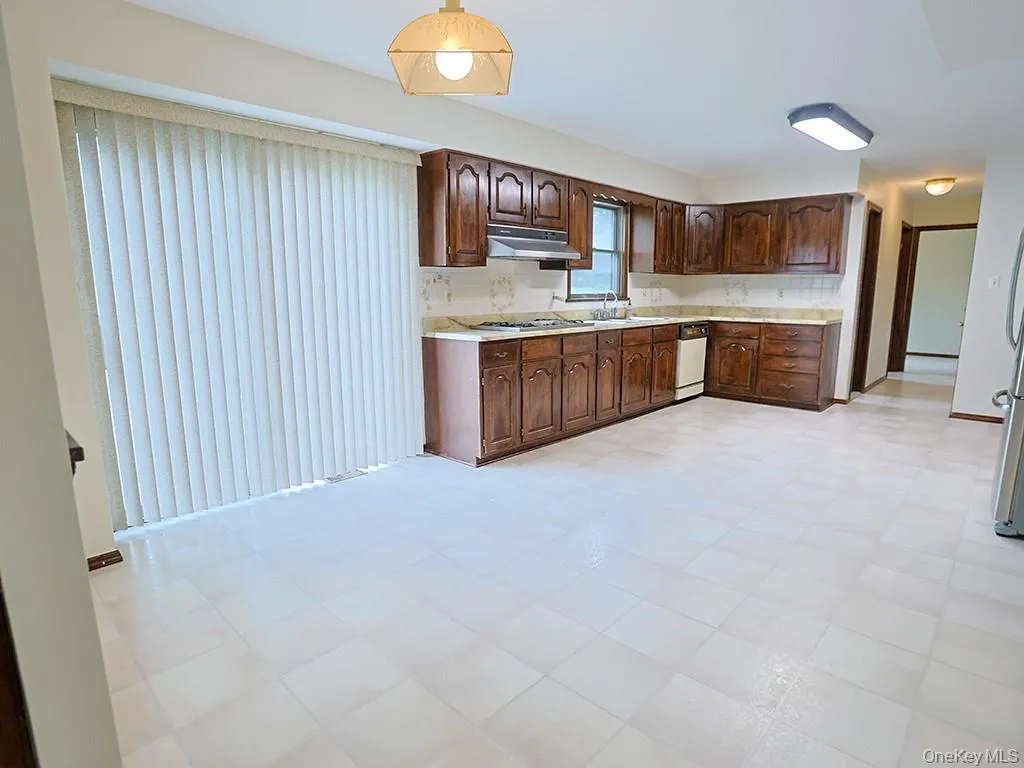 25 Georges Road, Middletown, NY, 4 Bedrooms Bedrooms, 11 Rooms Rooms,2 BathroomsBathrooms,Residential,For Rent,Georges,0,1021180 25 Georges Road, Middletown, NY, 4 Bedrooms Bedrooms, 11 Rooms Rooms,2 BathroomsBathrooms,Residential,For Rent,Georges,0,1021180