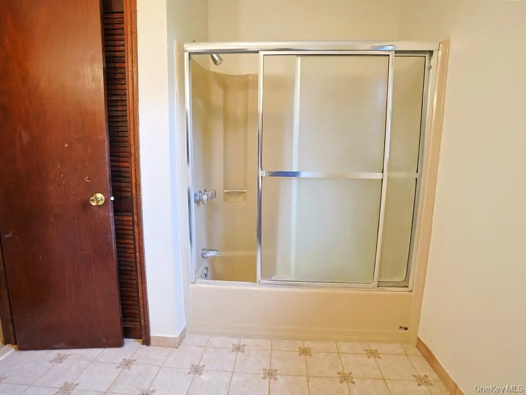 25 Georges Road, Middletown, NY, 4 Bedrooms Bedrooms, 11 Rooms Rooms,2 BathroomsBathrooms,Residential,For Rent,Georges,0,1021180 25 Georges Road, Middletown, NY, 4 Bedrooms Bedrooms, 11 Rooms Rooms,2 BathroomsBathrooms,Residential,For Rent,Georges,0,1021180