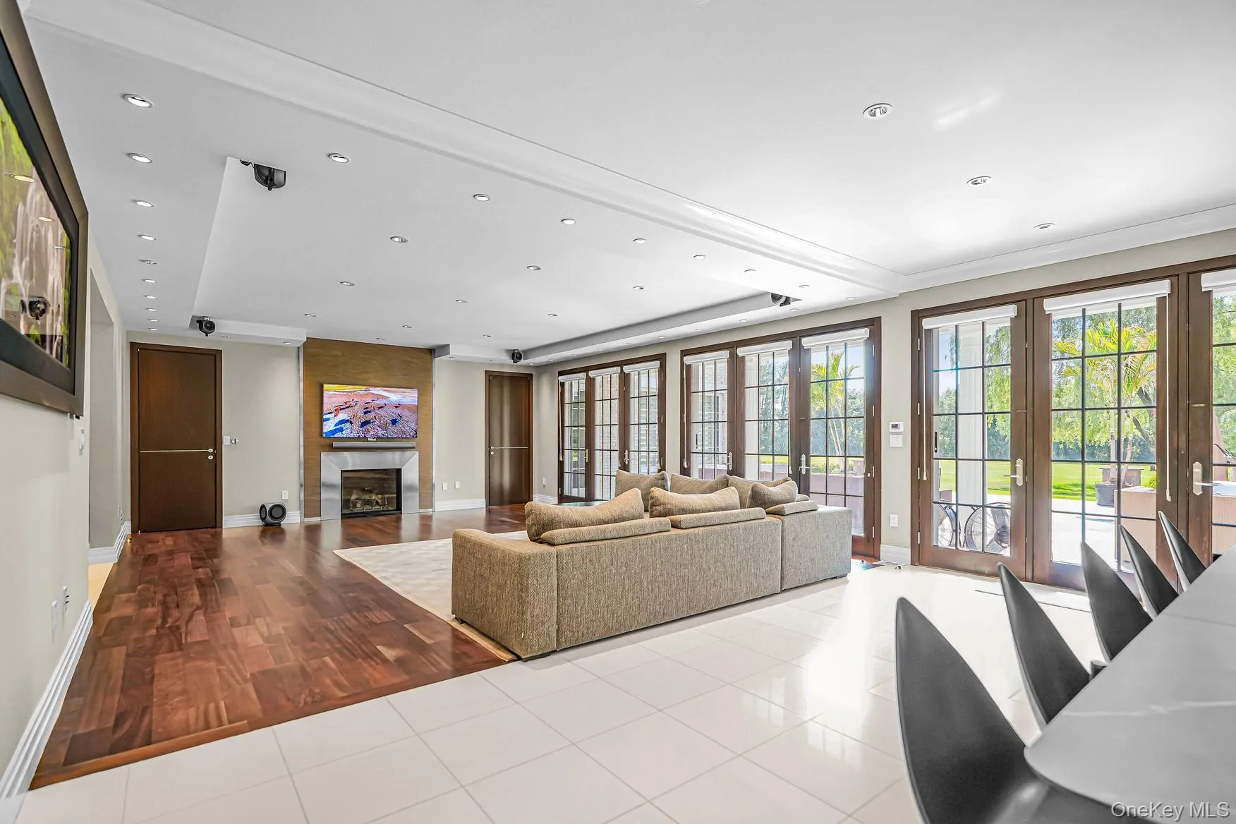 Kitchen/Family Room Kitchen/Family Room