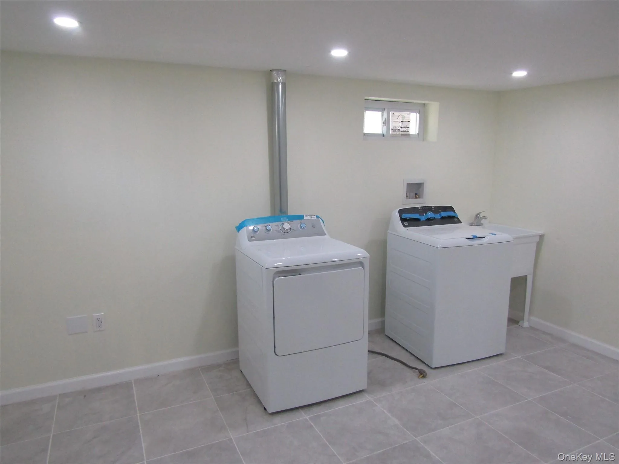258 Brown Avenue, Hempstead, NY, 5 Bedrooms Bedrooms, 10 Rooms Rooms,3 BathroomsBathrooms,Residential,For Rent,Brown,0,1021188 258 Brown Avenue, Hempstead, NY, 5 Bedrooms Bedrooms, 10 Rooms Rooms,3 BathroomsBathrooms,Residential,For Rent,Brown,0,1021188