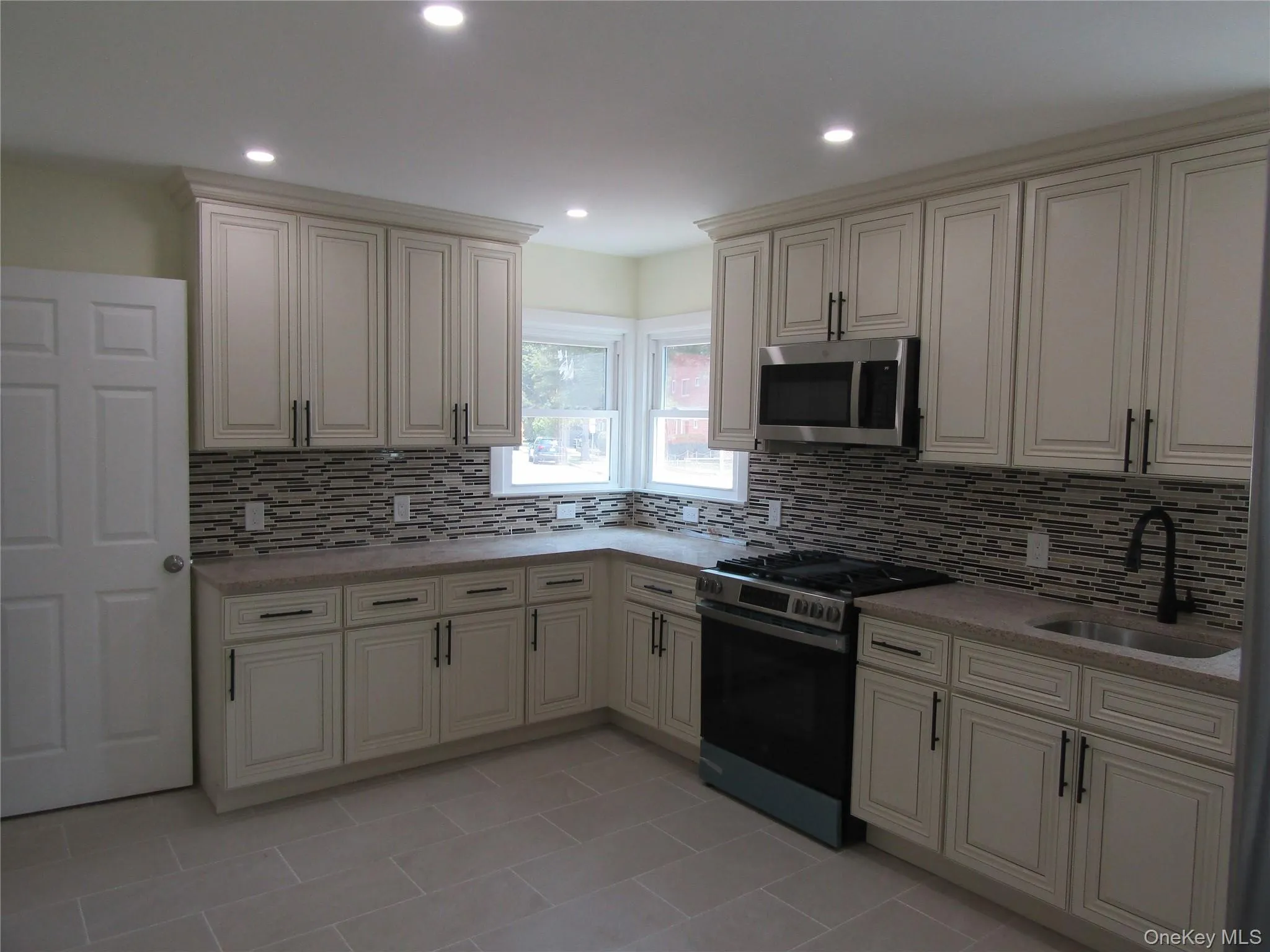 258 Brown Avenue, Hempstead, NY, 5 Bedrooms Bedrooms, 10 Rooms Rooms,3 BathroomsBathrooms,Residential,For Rent,Brown,0,1021188 258 Brown Avenue, Hempstead, NY, 5 Bedrooms Bedrooms, 10 Rooms Rooms,3 BathroomsBathrooms,Residential,For Rent,Brown,0,1021188