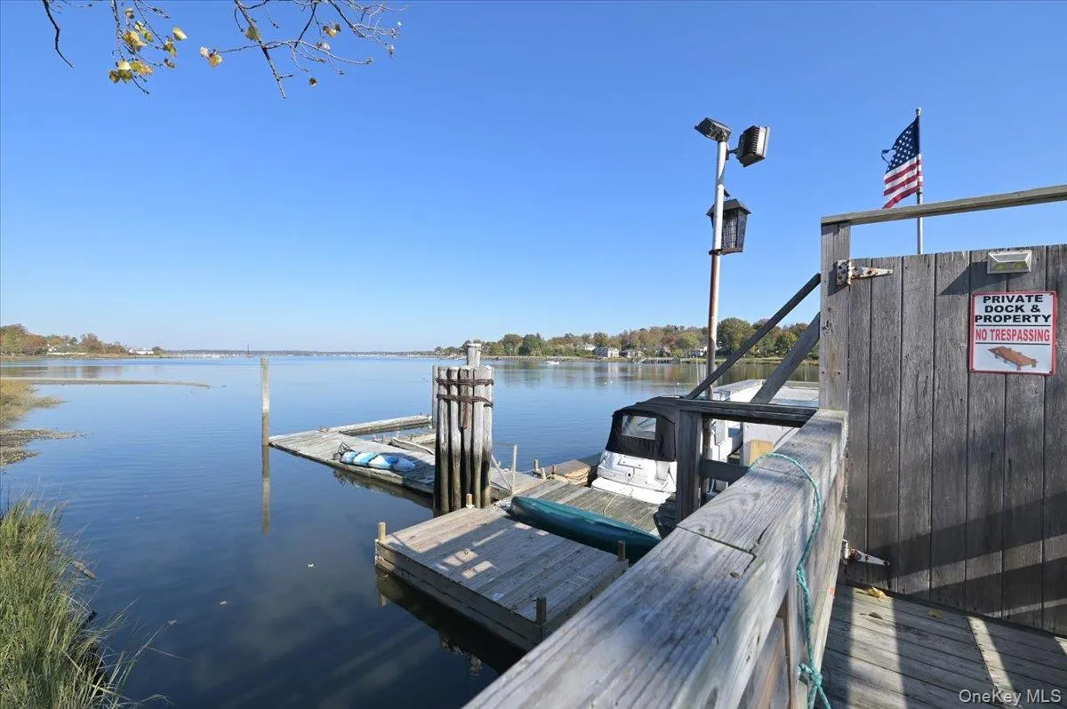 320 Shore Road, North Hempstead, NY, 2 Bedrooms Bedrooms, 5 Rooms Rooms,2 BathroomsBathrooms,Residential,For Rent,Shore,0,1021191 320 Shore Road, North Hempstead, NY, 2 Bedrooms Bedrooms, 5 Rooms Rooms,2 BathroomsBathrooms,Residential,For Rent,Shore,0,1021191