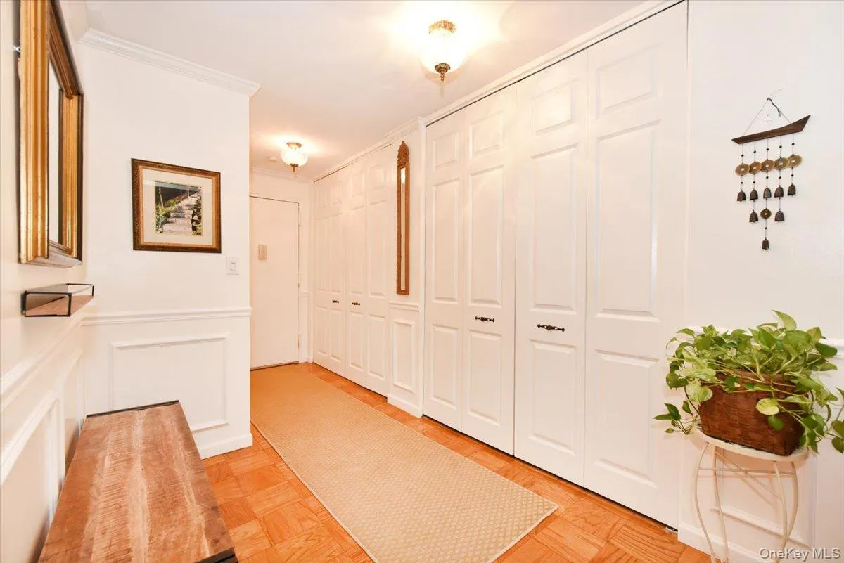 320 Shore Road, North Hempstead, NY, 2 Bedrooms Bedrooms, 5 Rooms Rooms,2 BathroomsBathrooms,Residential,For Rent,Shore,0,1021191 320 Shore Road, North Hempstead, NY, 2 Bedrooms Bedrooms, 5 Rooms Rooms,2 BathroomsBathrooms,Residential,For Rent,Shore,0,1021191