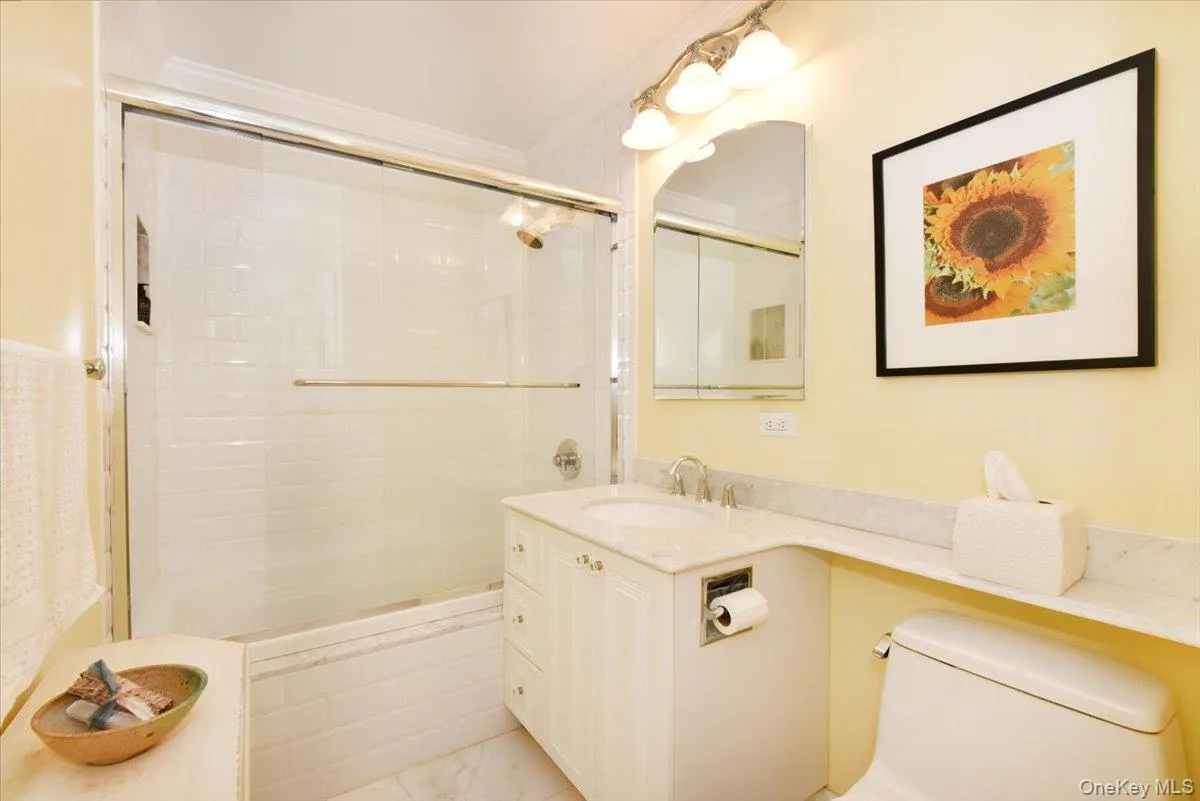 320 Shore Road, North Hempstead, NY, 2 Bedrooms Bedrooms, 5 Rooms Rooms,2 BathroomsBathrooms,Residential,For Rent,Shore,0,1021191 320 Shore Road, North Hempstead, NY, 2 Bedrooms Bedrooms, 5 Rooms Rooms,2 BathroomsBathrooms,Residential,For Rent,Shore,0,1021191
