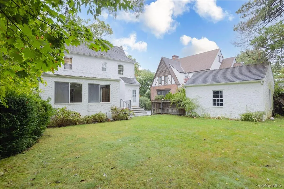 7 Carthage Lane, Scarsdale, NY, 4 Bedrooms Bedrooms, 8 Rooms Rooms,2 BathroomsBathrooms,Residential Lease,For Rent,Carthage,0,1021197 7 Carthage Lane, Scarsdale, NY, 4 Bedrooms Bedrooms, 8 Rooms Rooms,2 BathroomsBathrooms,Residential Lease,For Rent,Carthage,0,1021197