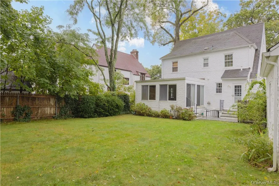 7 Carthage Lane, Scarsdale, NY, 4 Bedrooms Bedrooms, 8 Rooms Rooms,2 BathroomsBathrooms,Residential Lease,For Rent,Carthage,0,1021197 7 Carthage Lane, Scarsdale, NY, 4 Bedrooms Bedrooms, 8 Rooms Rooms,2 BathroomsBathrooms,Residential Lease,For Rent,Carthage,0,1021197
