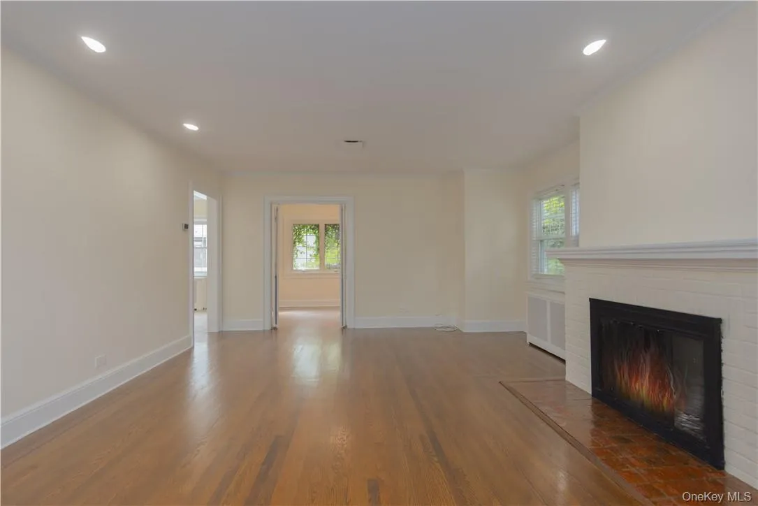 7 Carthage Lane, Scarsdale, NY, 4 Bedrooms Bedrooms, 8 Rooms Rooms,2 BathroomsBathrooms,Residential Lease,For Rent,Carthage,0,1021197 7 Carthage Lane, Scarsdale, NY, 4 Bedrooms Bedrooms, 8 Rooms Rooms,2 BathroomsBathrooms,Residential Lease,For Rent,Carthage,0,1021197