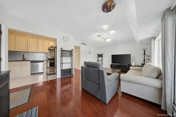 5-38 115th Street, New York, NY, 2 Bedrooms Bedrooms, 6 Rooms Rooms,2 BathroomsBathrooms,Residential,For Rent,115th Street,0,1021198 5-38 115th Street, New York, NY, 2 Bedrooms Bedrooms, 6 Rooms Rooms,2 BathroomsBathrooms,Residential,For Rent,115th Street,0,1021198